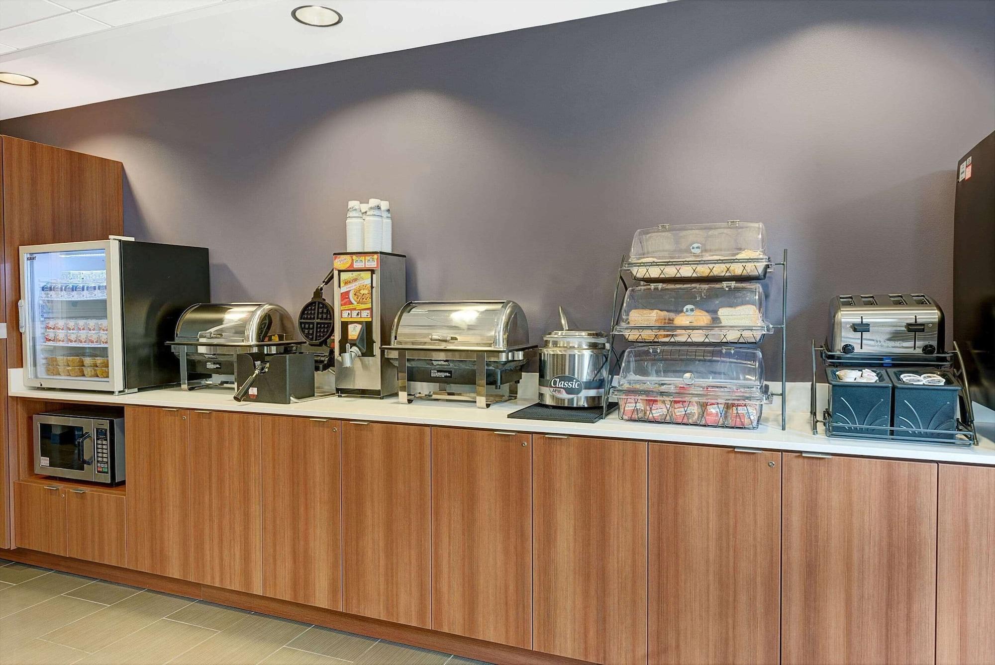 Restaurant Microtel Inn & Suites By Wyndham Philadelphia Airport Ridley
