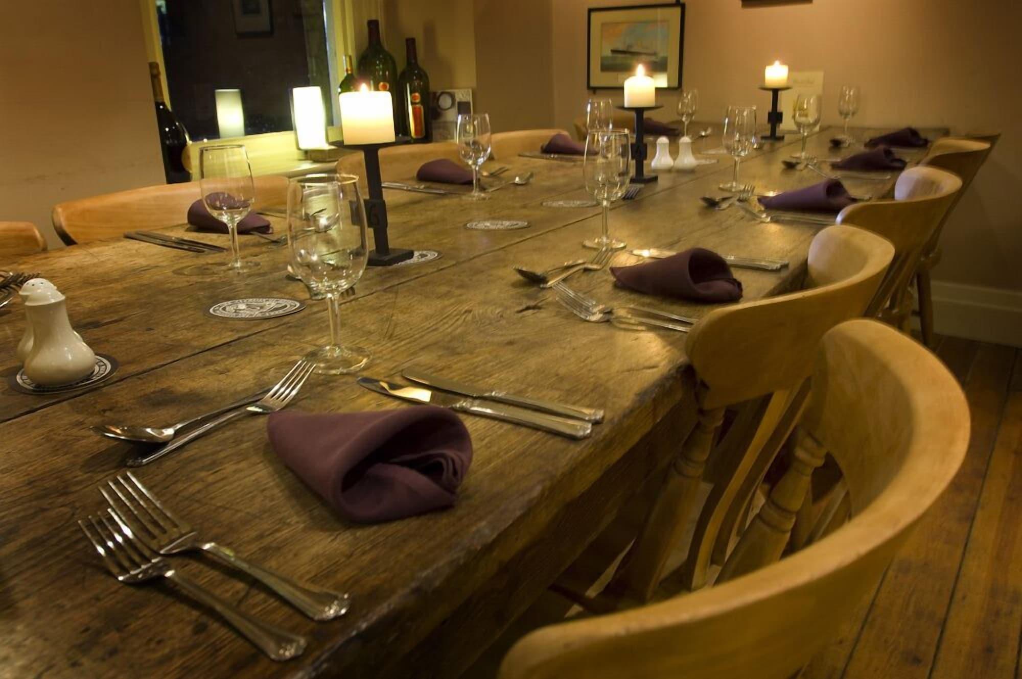 Restaurant The Punch Bowl Inn