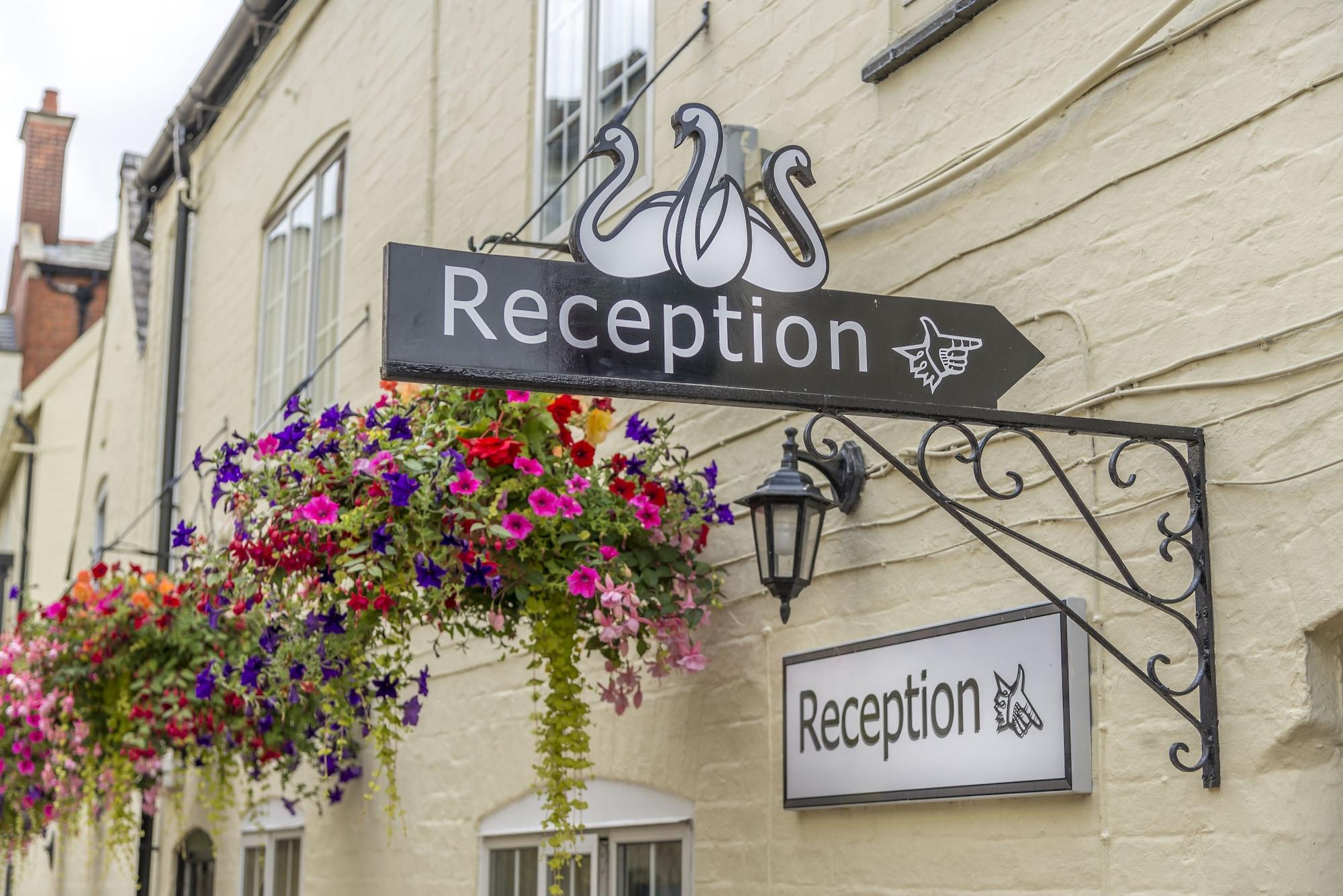 Vista Exterior The Three Swans Hotel, Market Harborough, Leicestershire