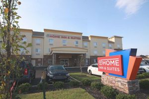 Alojamiento - Home Inn and Suites