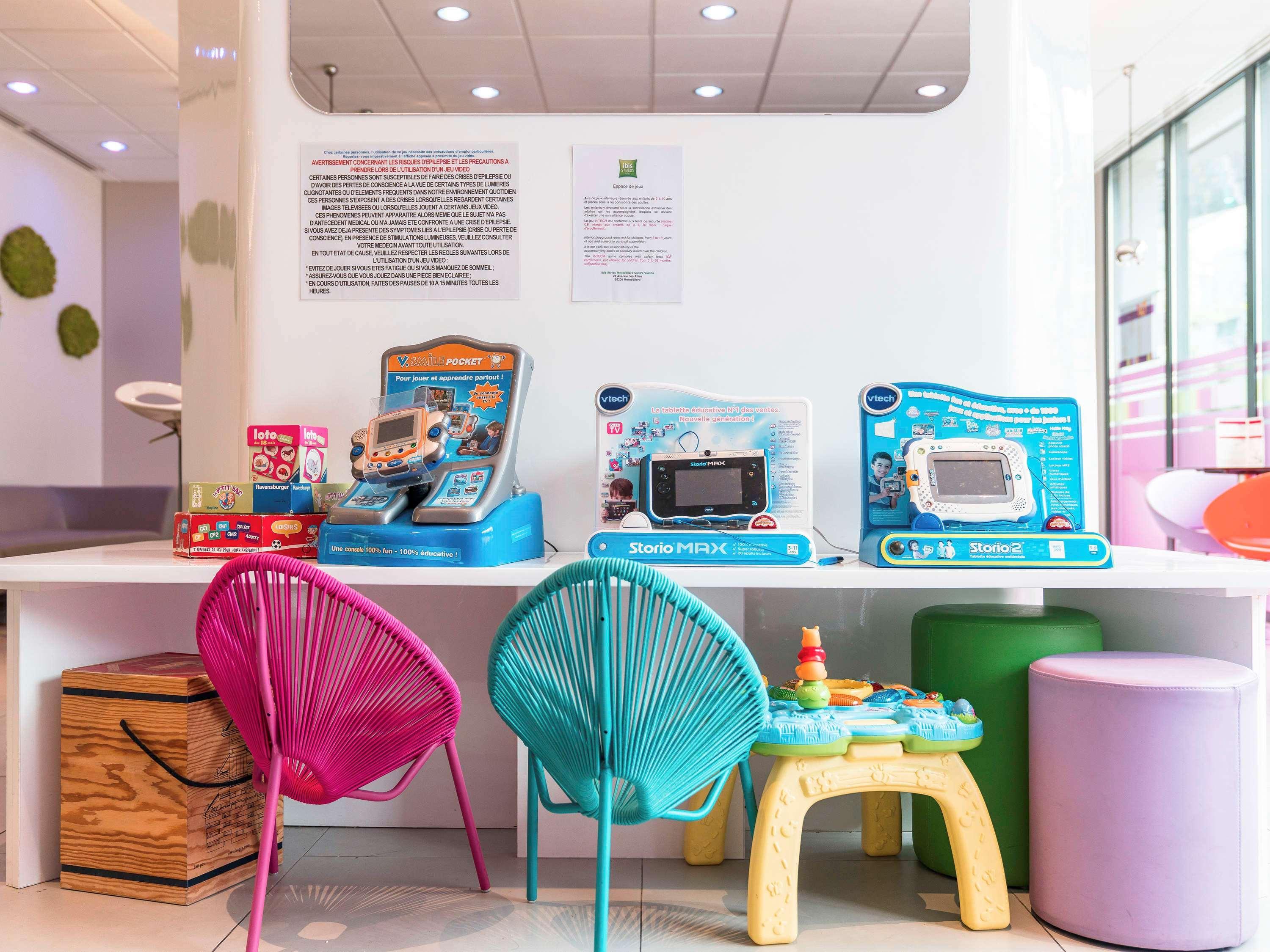 Bar/Salón ibis Styles Montbeliard Centre Velotte