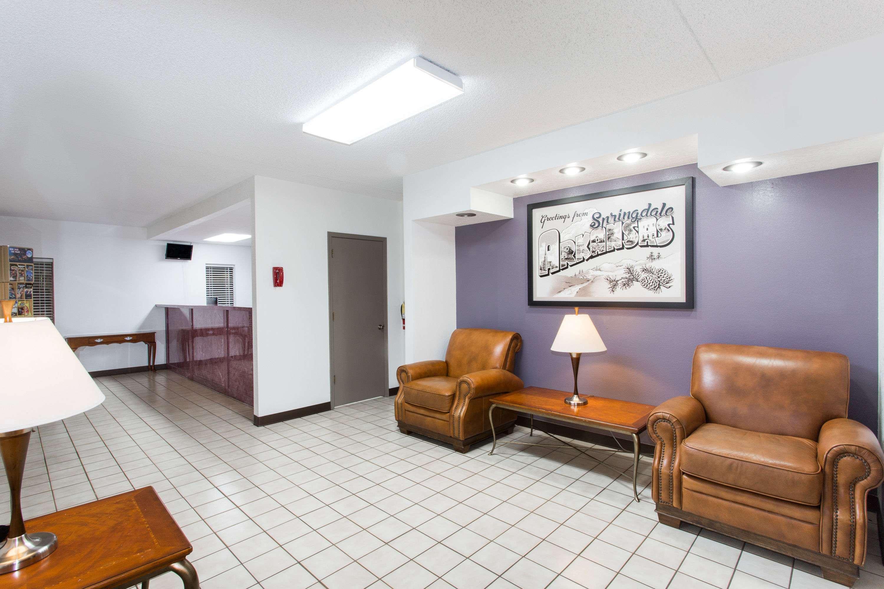 Vista Lobby Super 8 by Wyndham Springdale AR