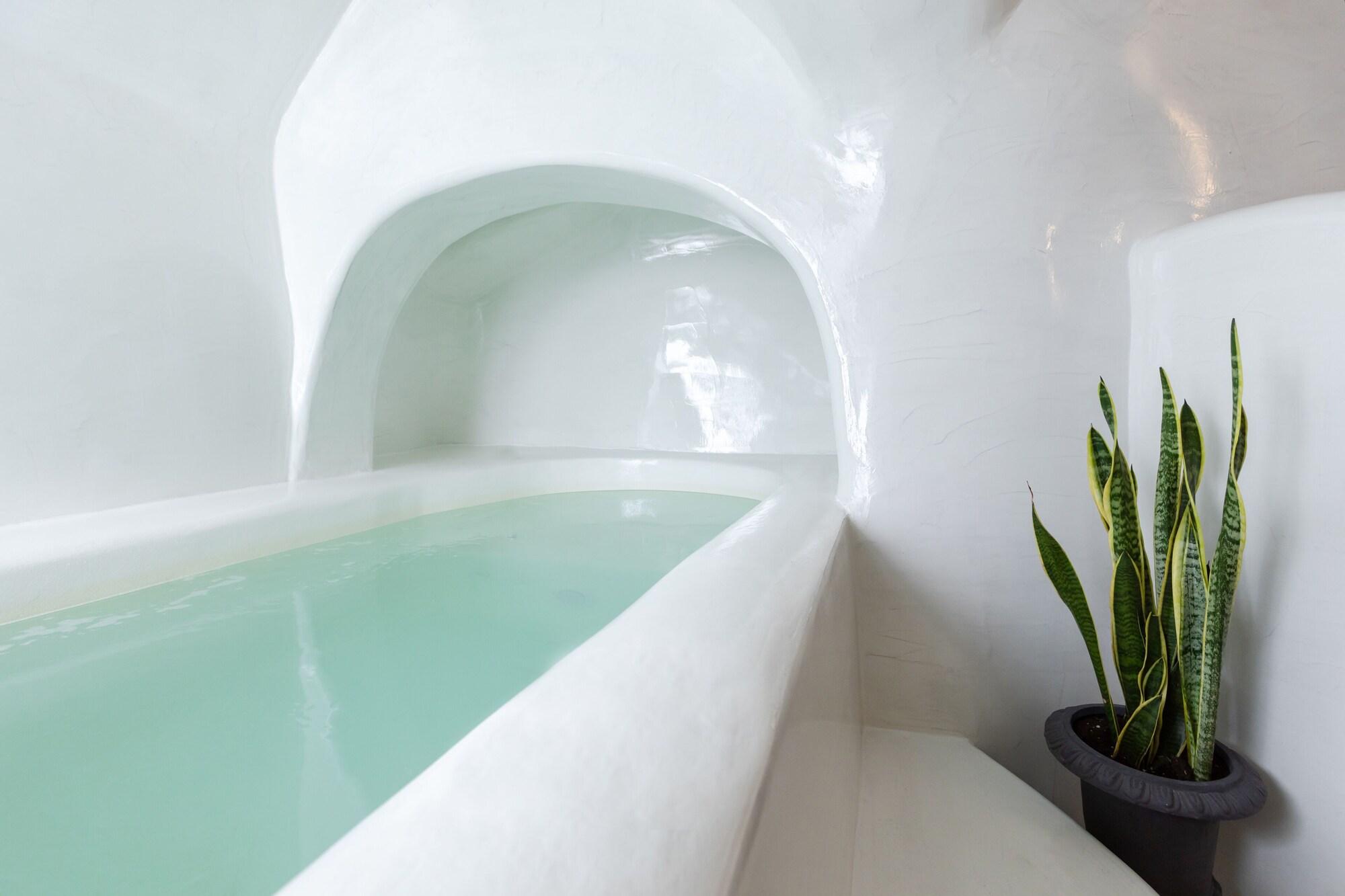 Varios Doukas Caldera Suites Fira