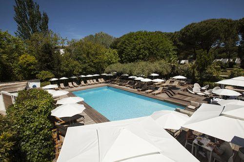 Vista Piscina Le Prose Hôtel