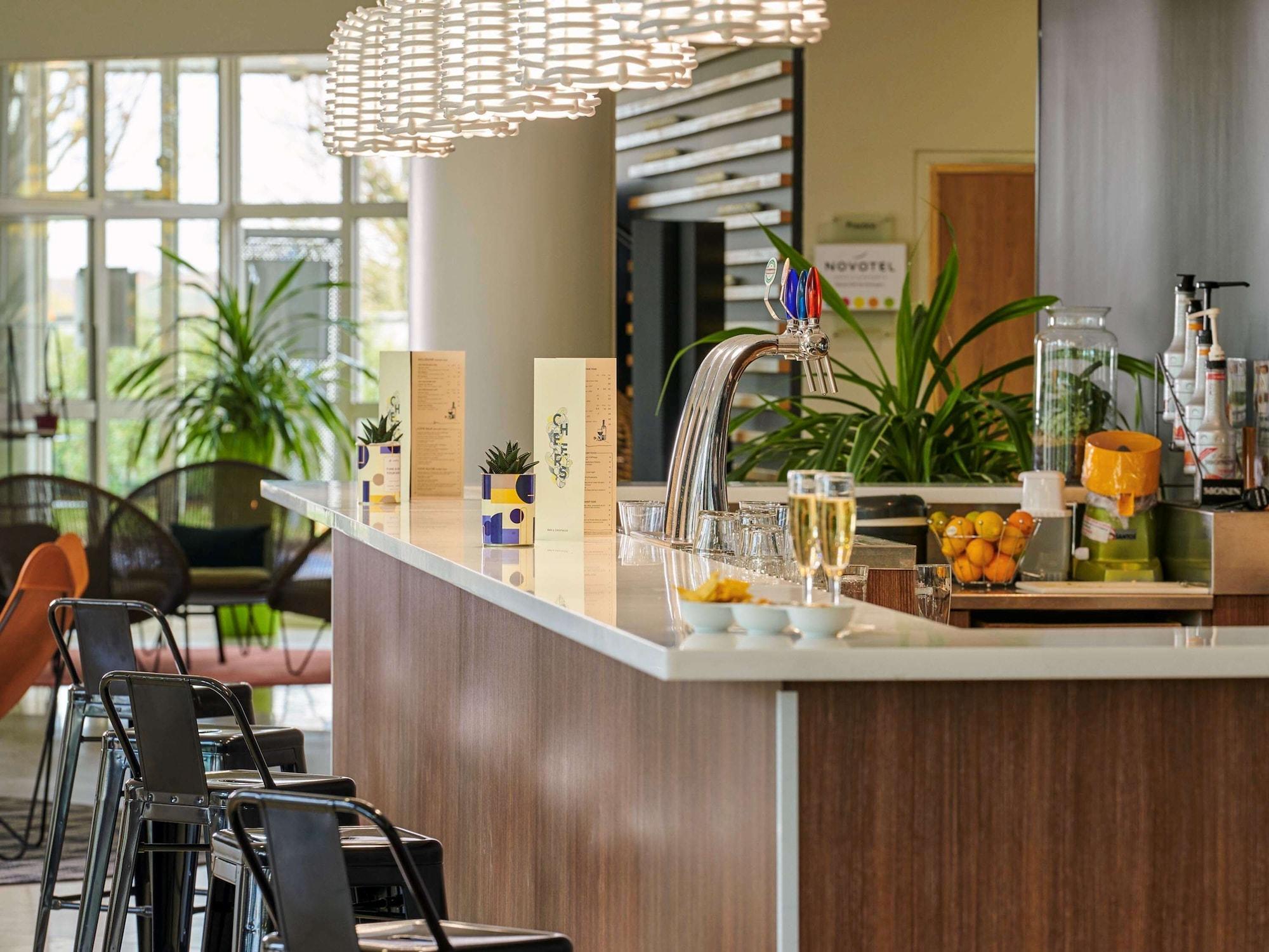 Vista Lobby Hôtel Novotel Senart Golf de Greenparc