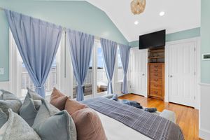 Alquiler Vacacional - Cozy Beachfront Paradise — Hot Tub, Fire Pit & Views for Days