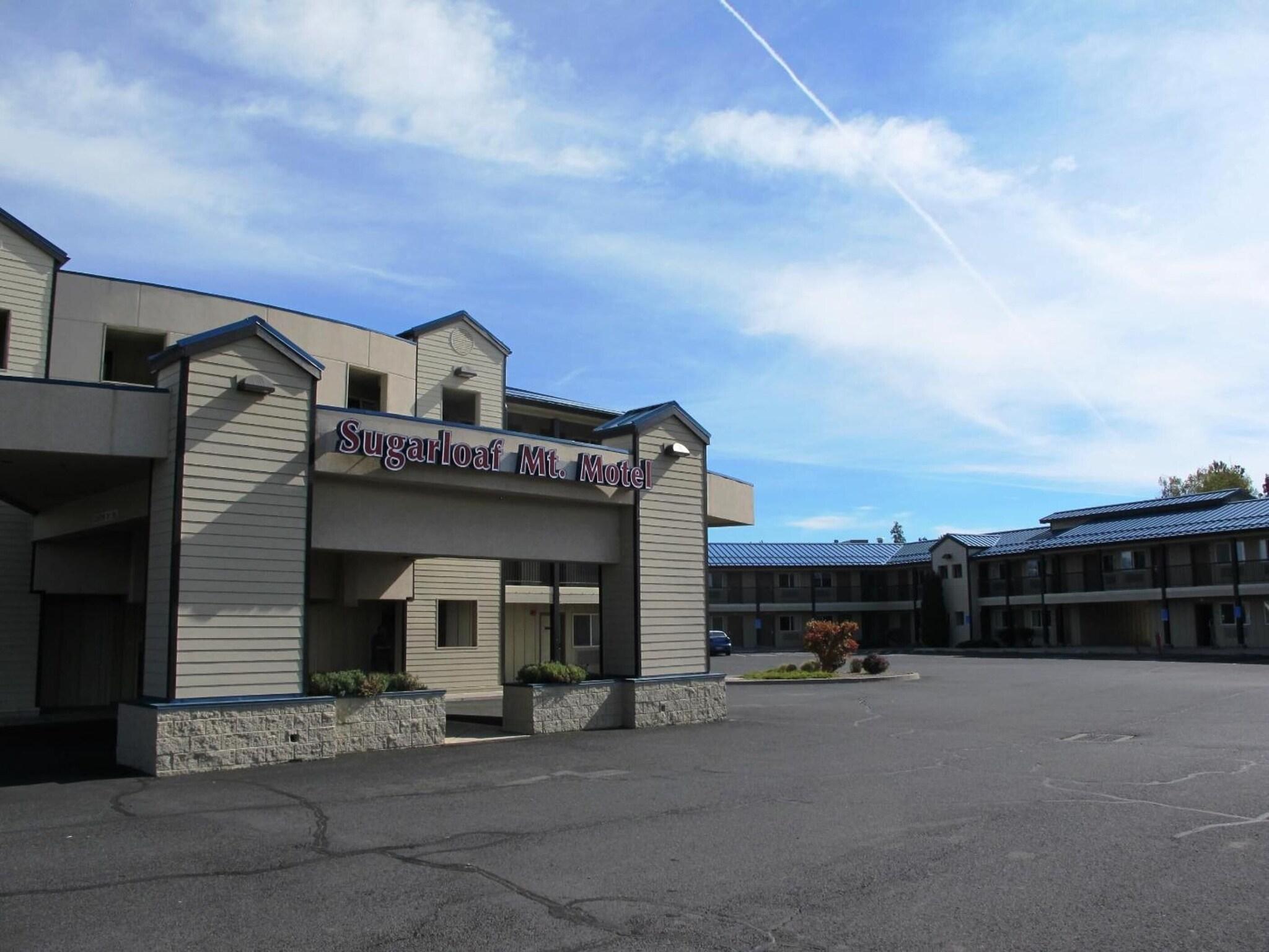 Vista Exterior Sugarloaf Mt Motel