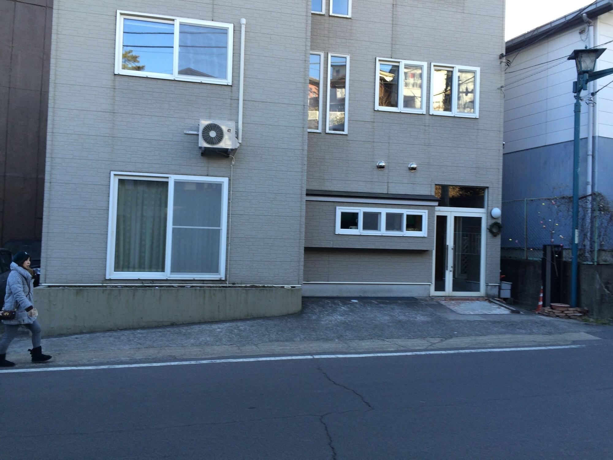 Vista Exterior Pension Gorouji