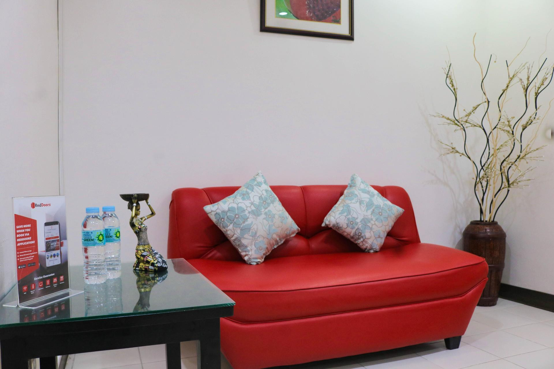 Vista Lobby RedDoorz Plus @ Mabolo Cebu