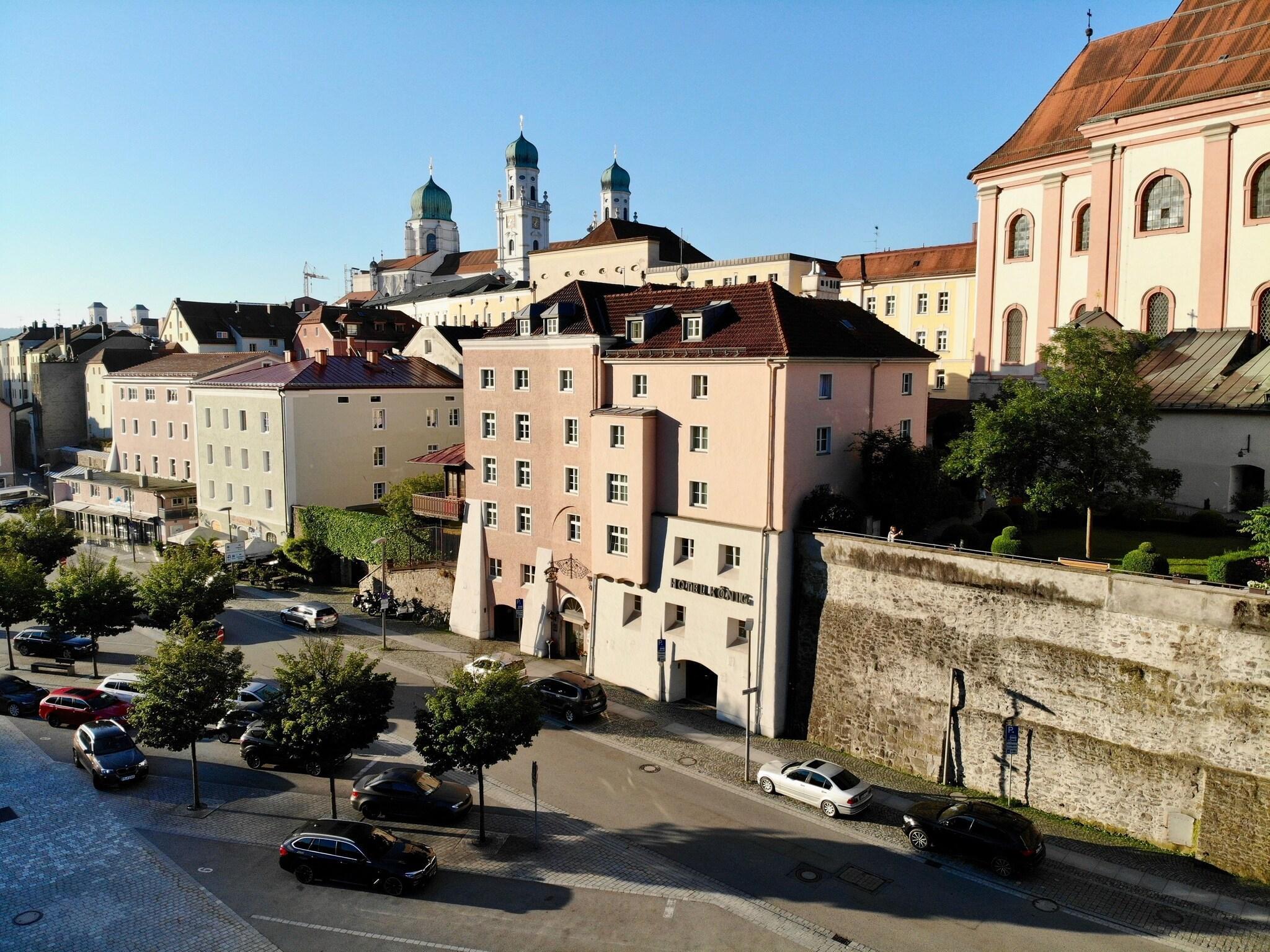 Vista Exterior Hotel Koenig