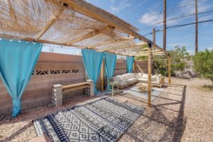 Arriendo temporal - Mid-century Modern Gem 3 Mi to F1 Action