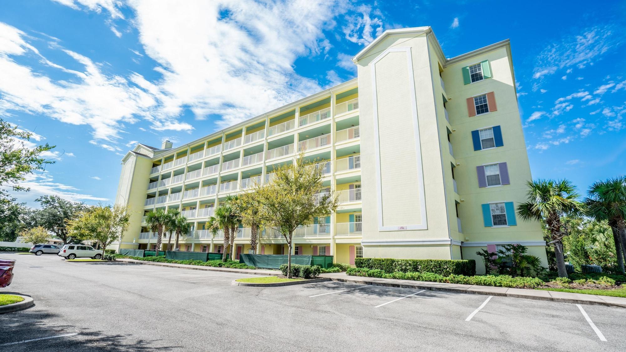 Varios Barefoot Suites