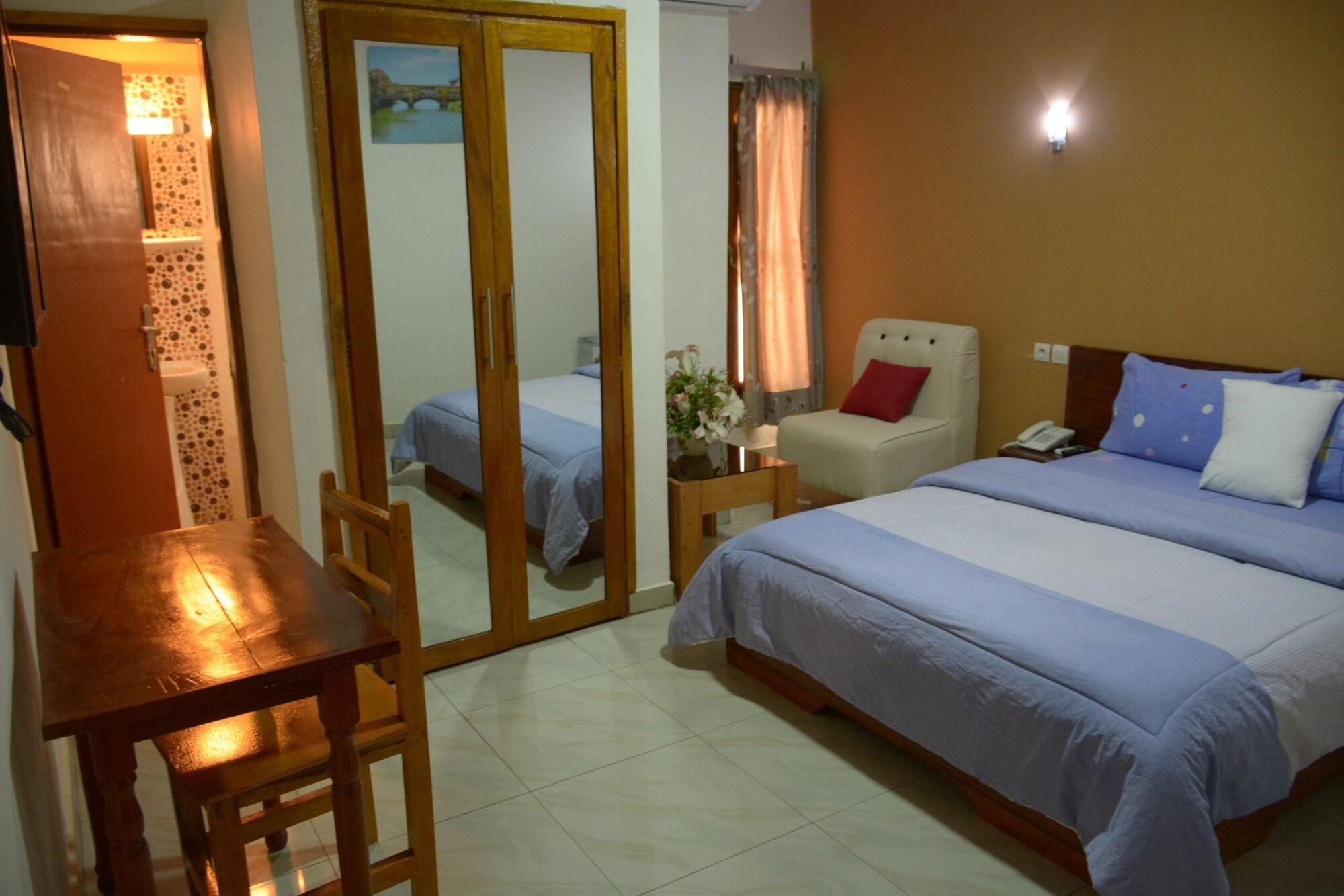 Varios Florence Hotel Firenze Yamoussoukro