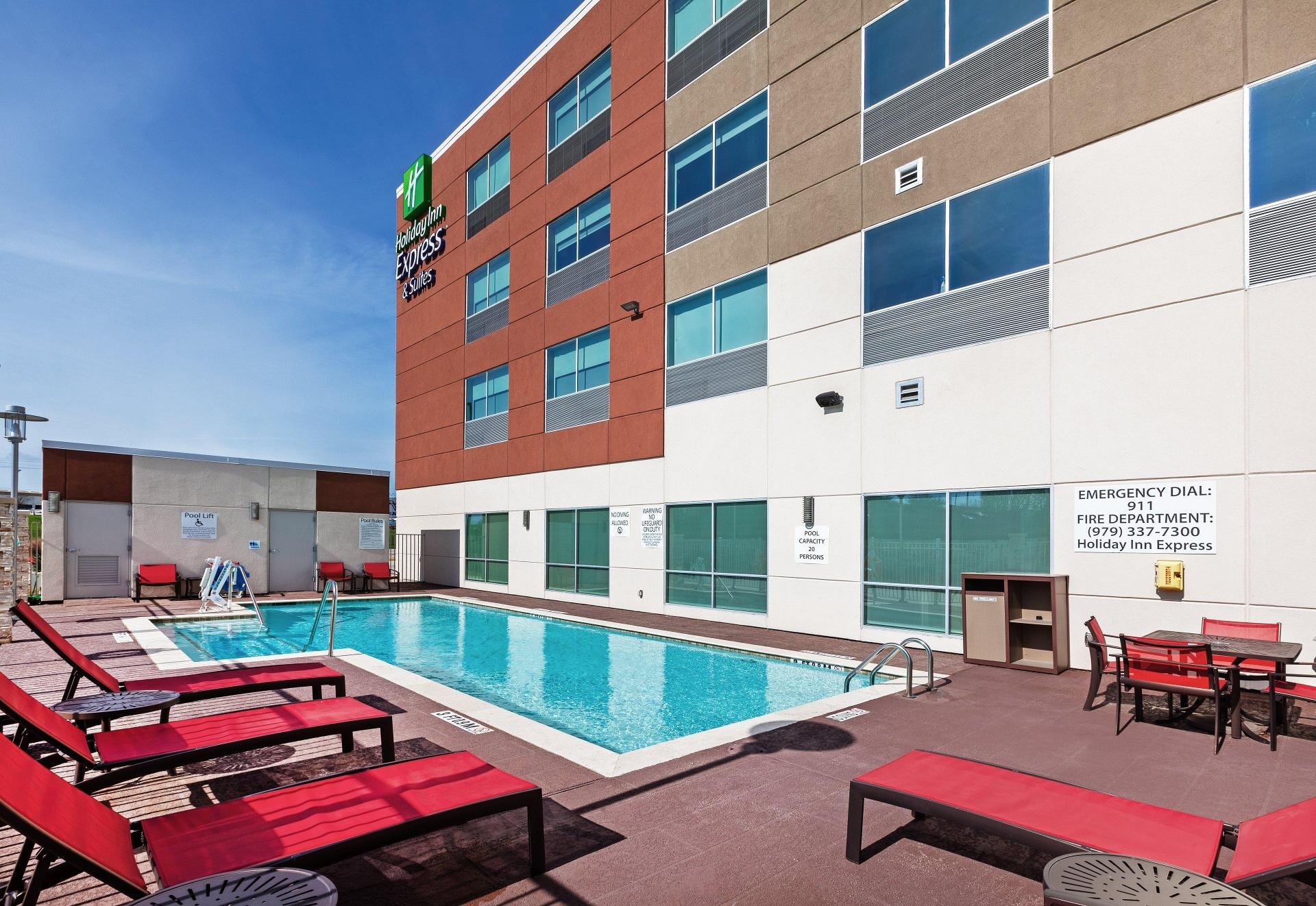 Vista Piscina Holiday Inn Express & Suites Brenham South by IHG