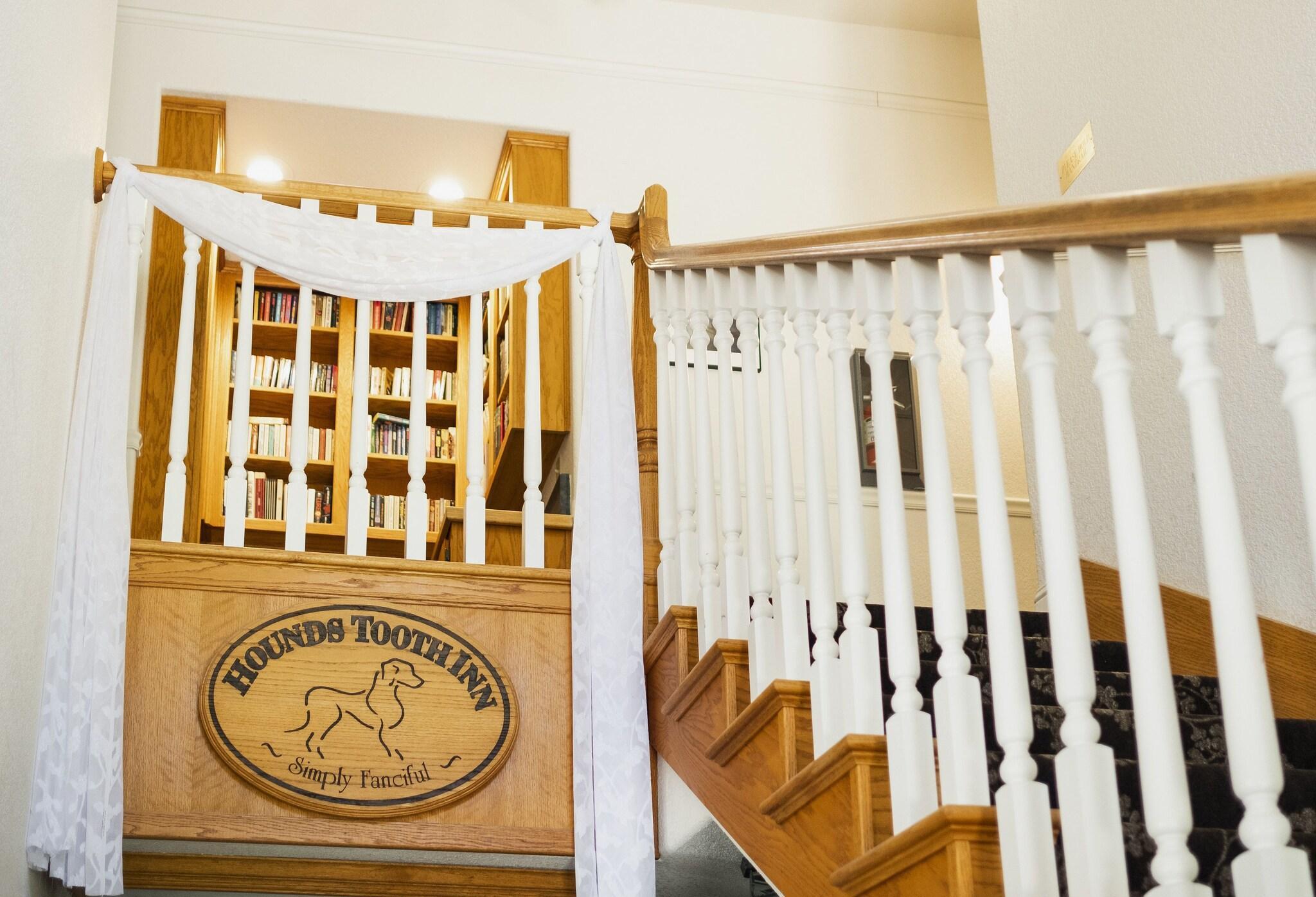 Vista Lobby Hounds Tooth Inn