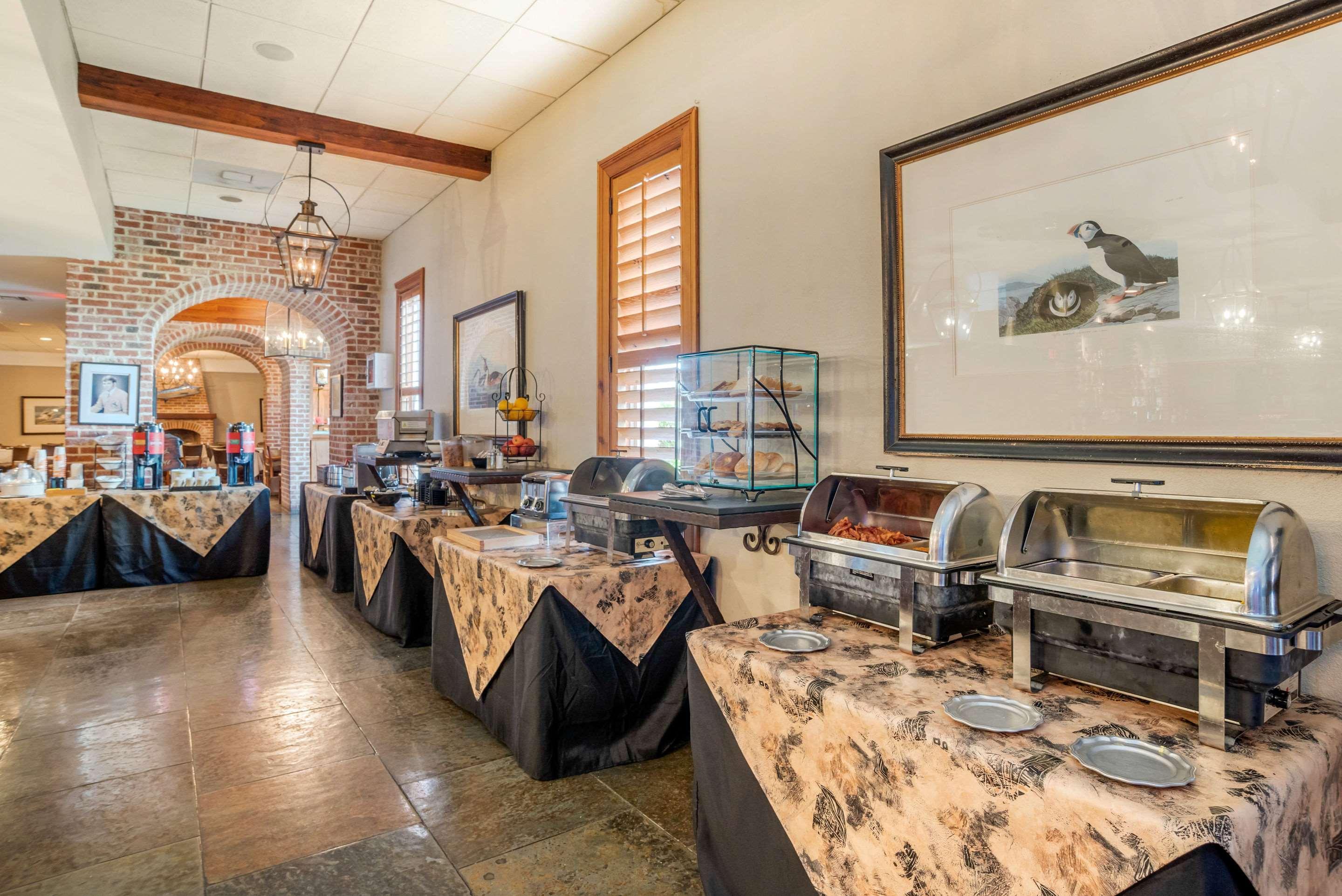 Restaurant Clarion Inn and Conference Center