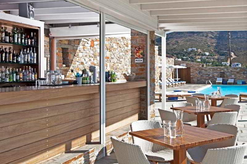 Vista Piscina Perrakis