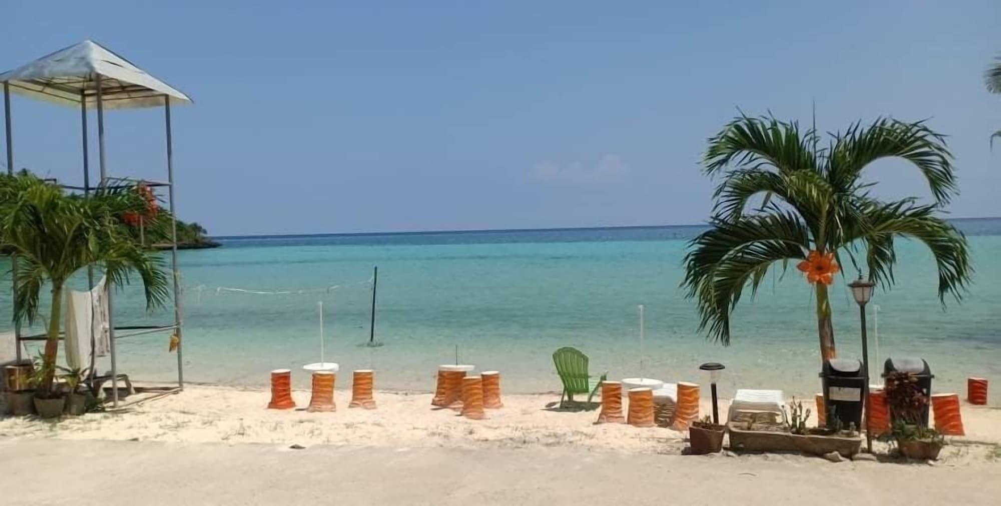 Varios Aizawa Beach Resort