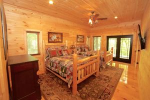 Alquiler Vacacional - Close to Asheville, large, private, wood burning firplace, hot tub, luxury cabin
