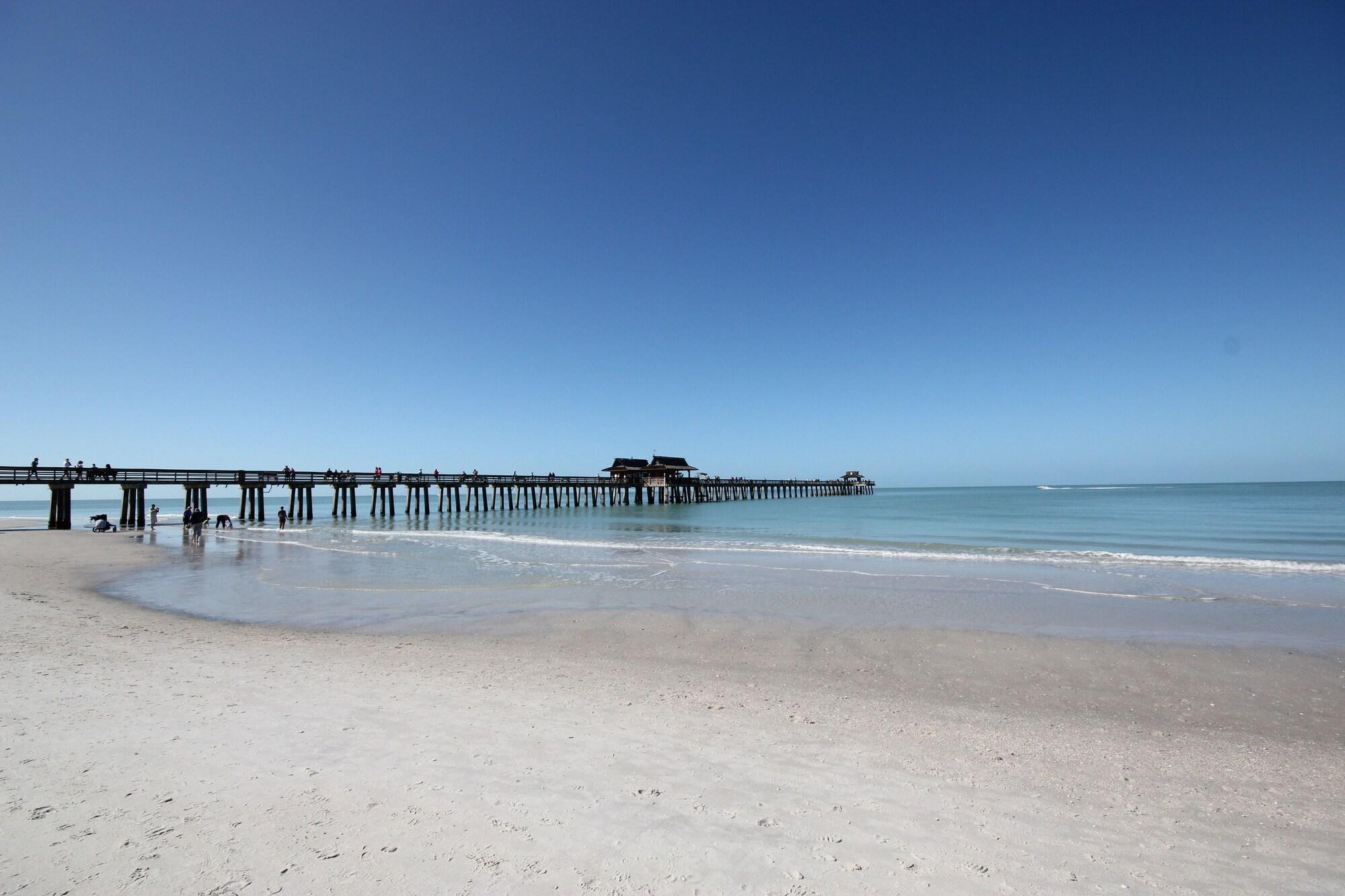 Playa Naples Park Central Hotel