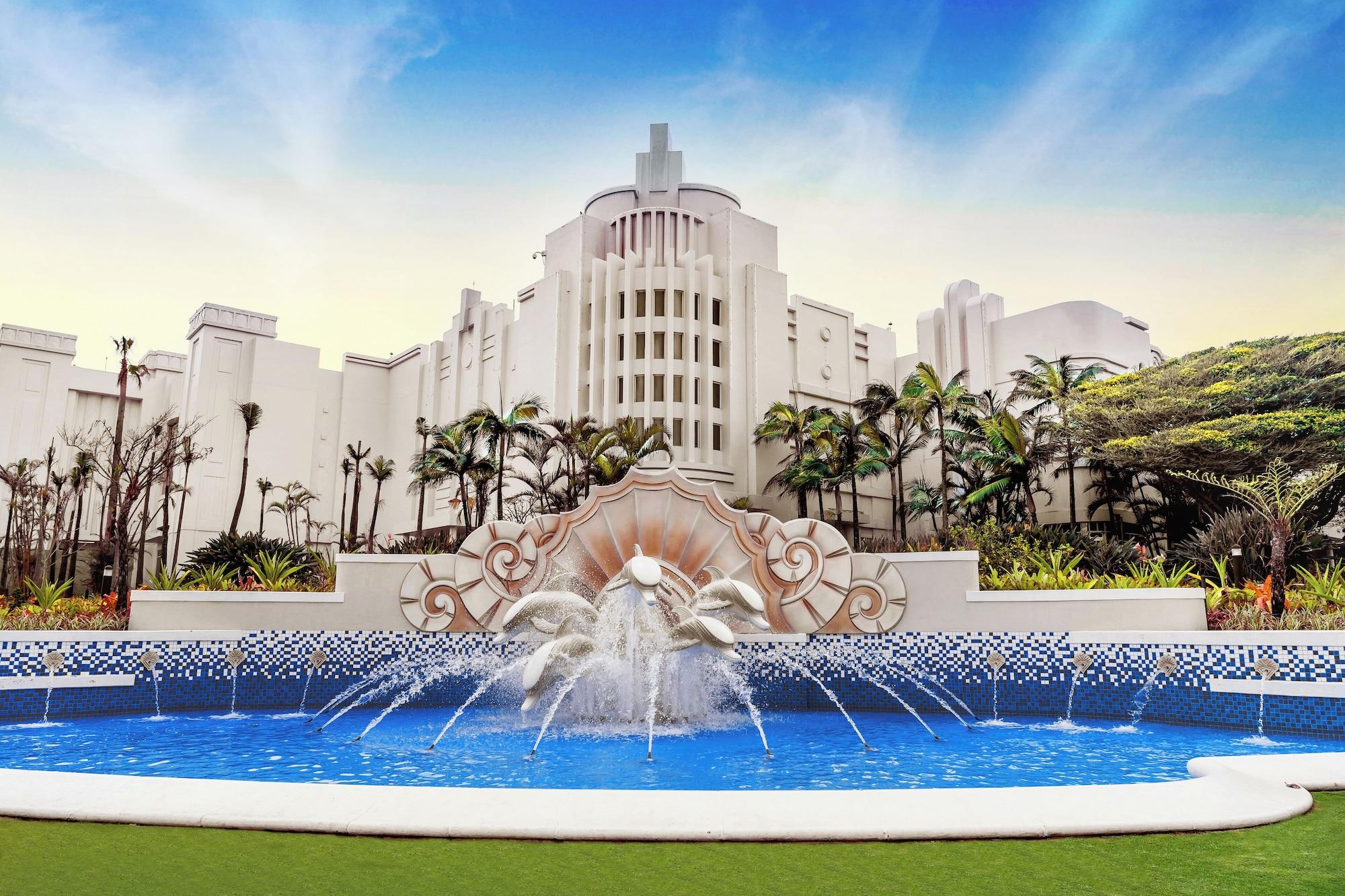 Vista Exterior Suncoast Hotel & Towers