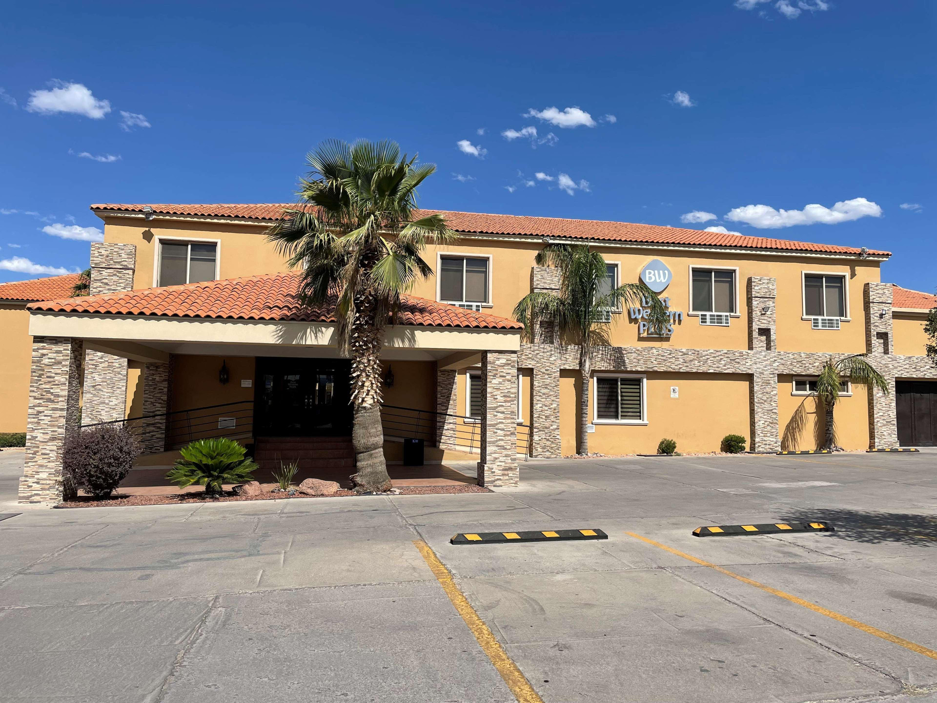 Vista Exterior Best Western Plus Chihuahua Aeropuerto