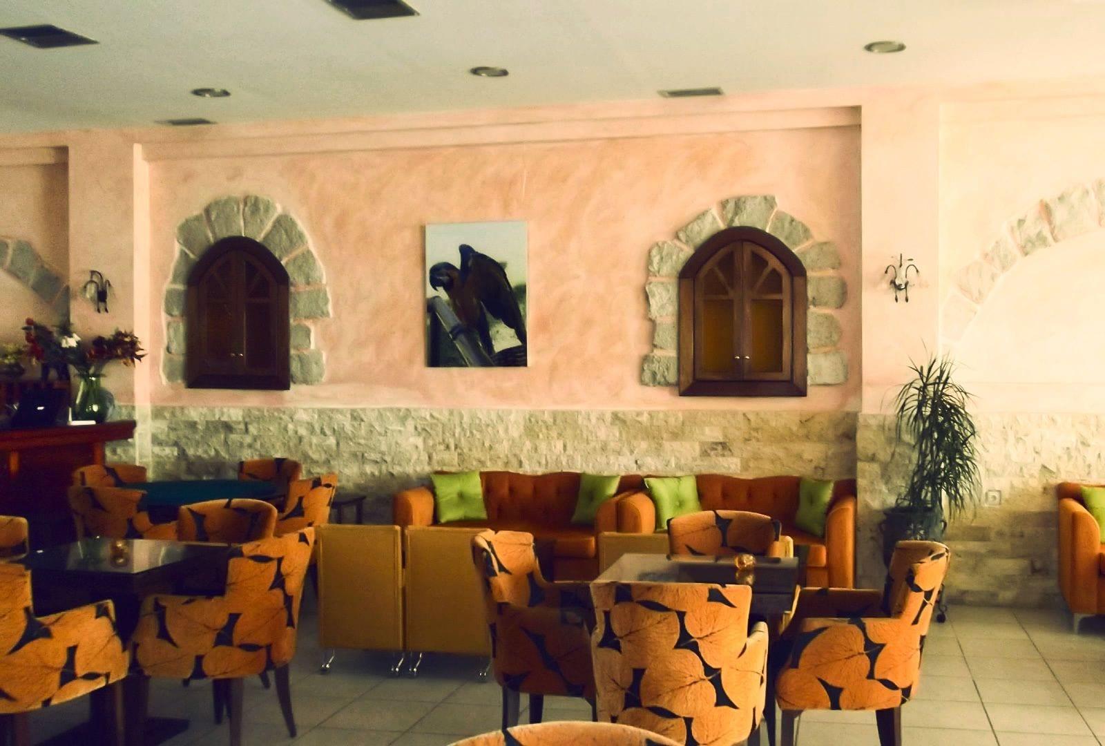 Bar/Salón Hotel Papagalos
