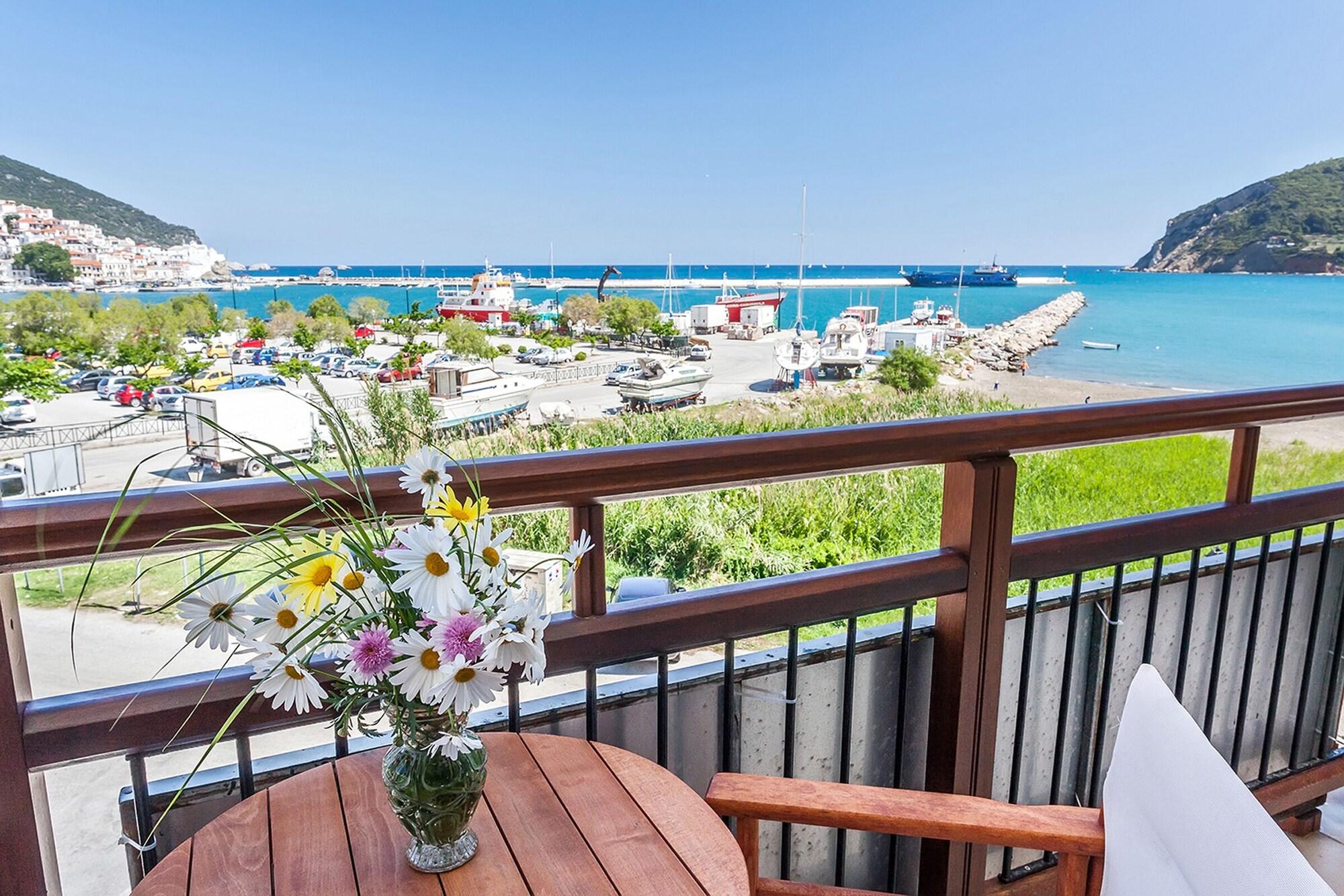 Playa Akti Fine Rooms