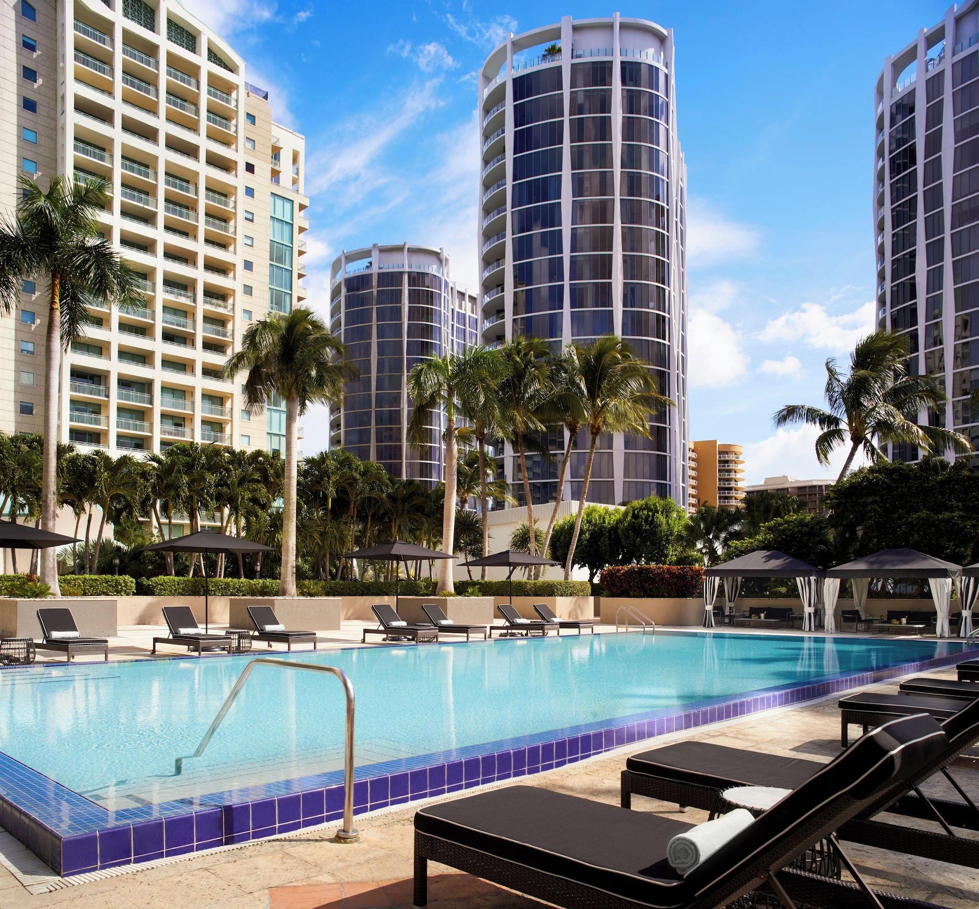 Vista Piscina The Ritz-Carlton Coconut Grove, Miami