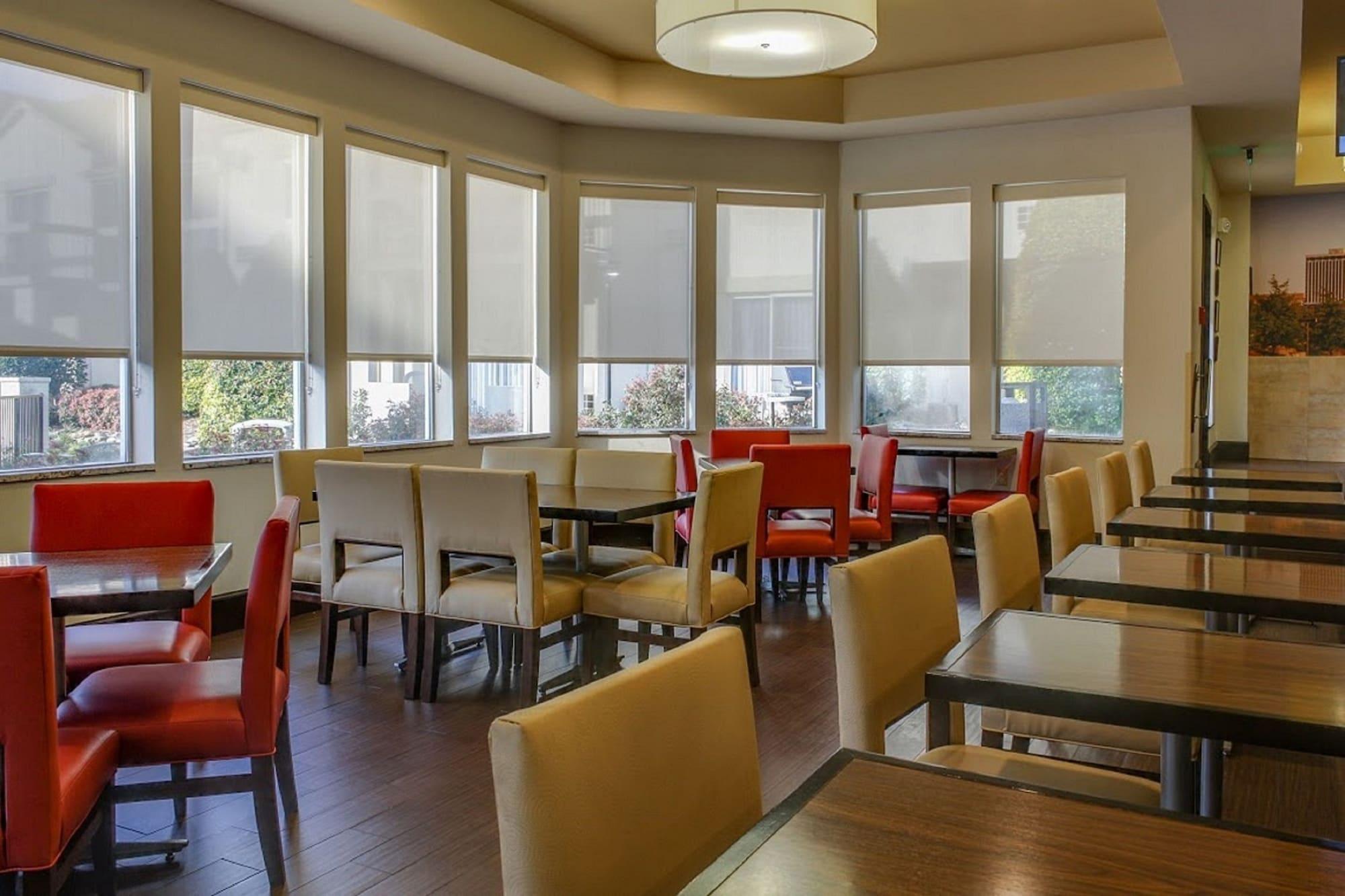 Restaurant Club - Hotel Nashville Inn & Suites