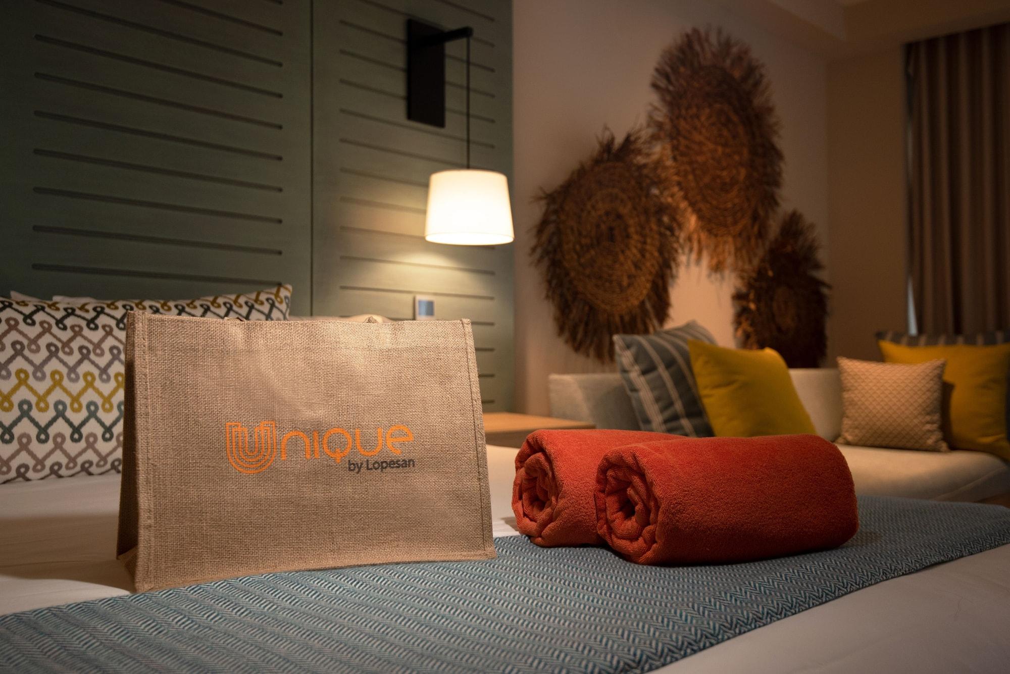 Habitación Unique Club at Lopesan Costa Bávaro - All Inclusive