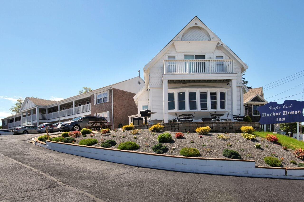 Varios Cape Cod Harbor House Inn