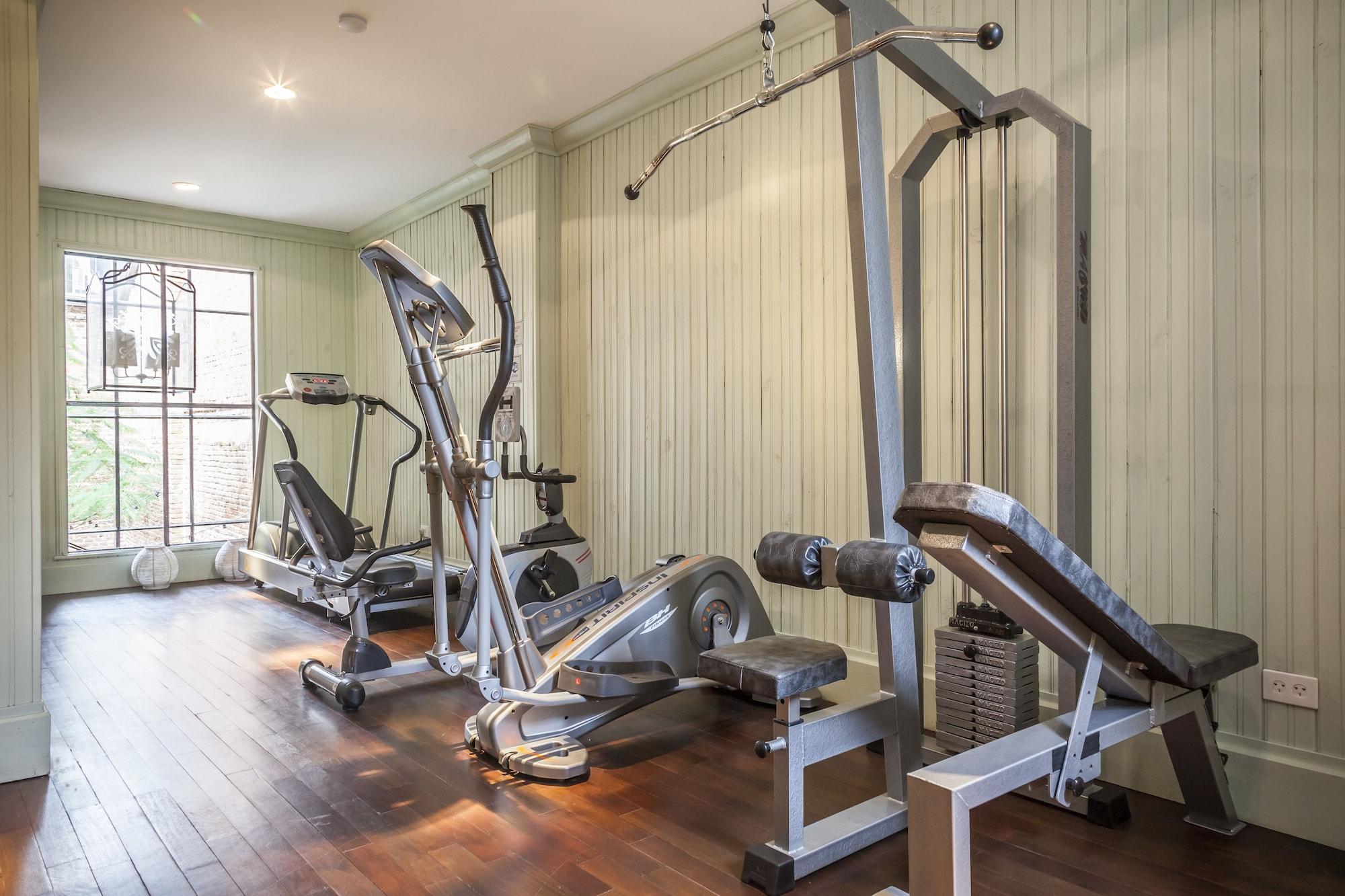 Gimnasio La Alondra Casa De Huéspedes