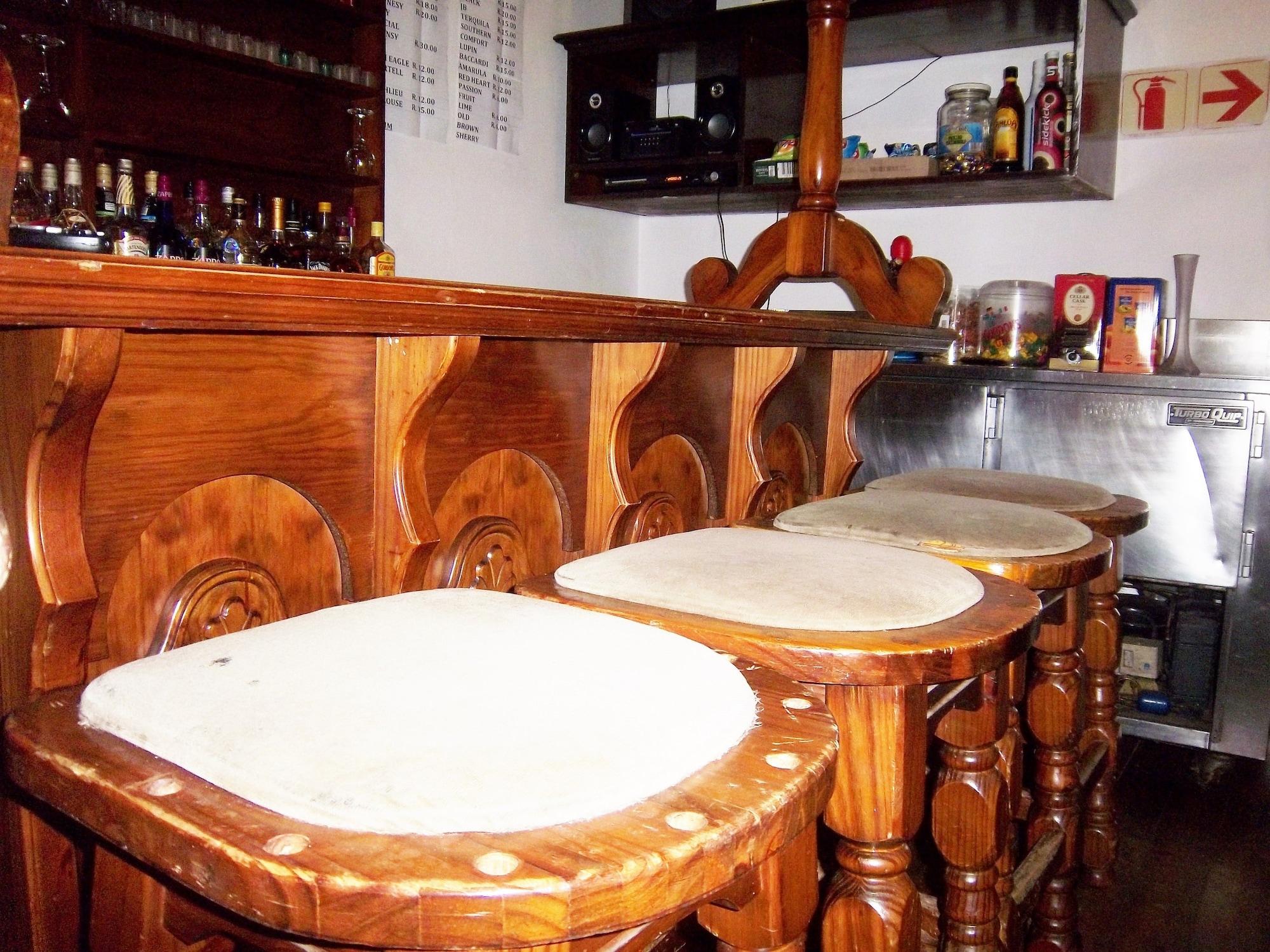 Bar/Salón Franchise Guest House
