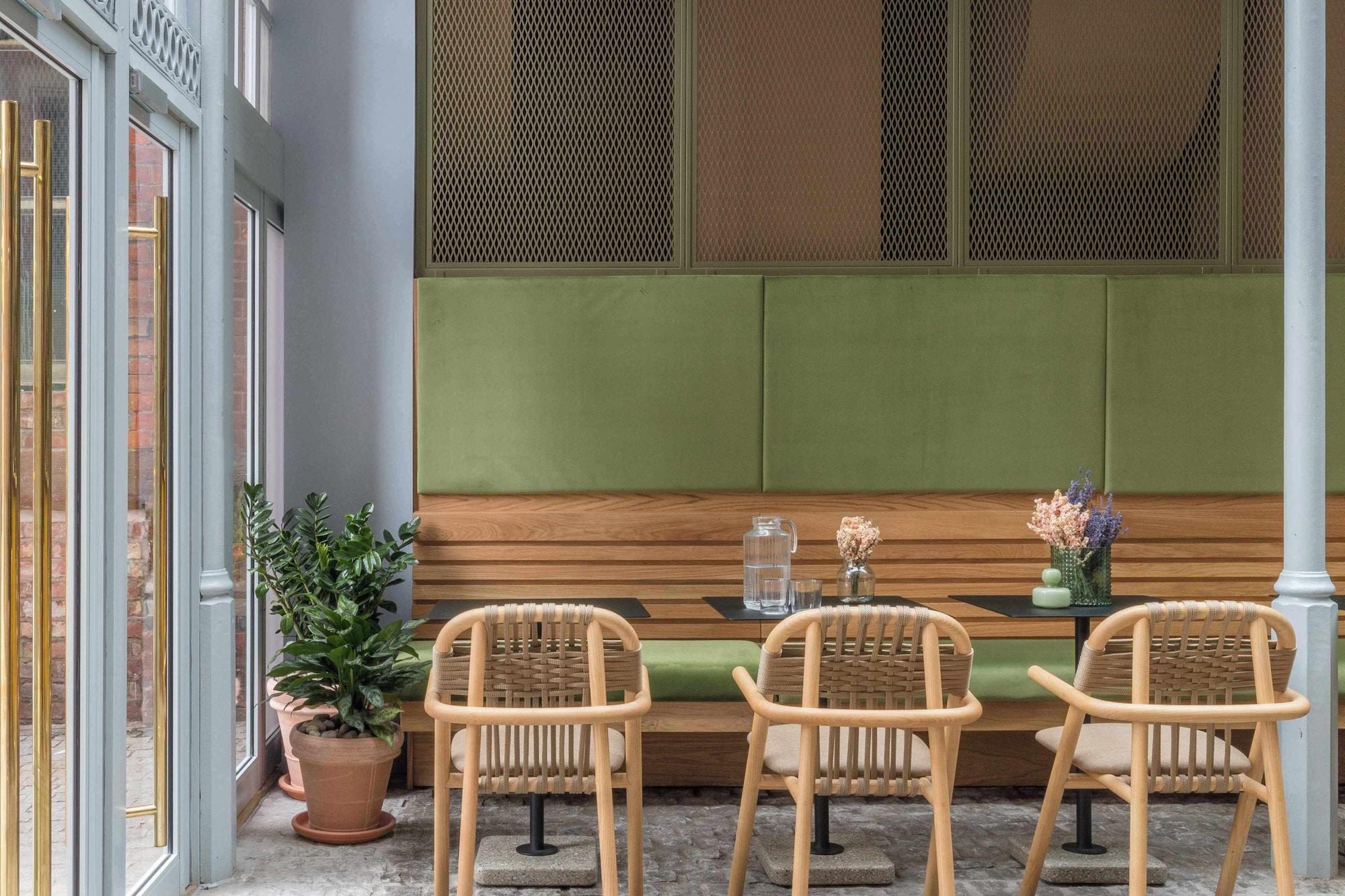 Bar/Salón Whitworth Locke