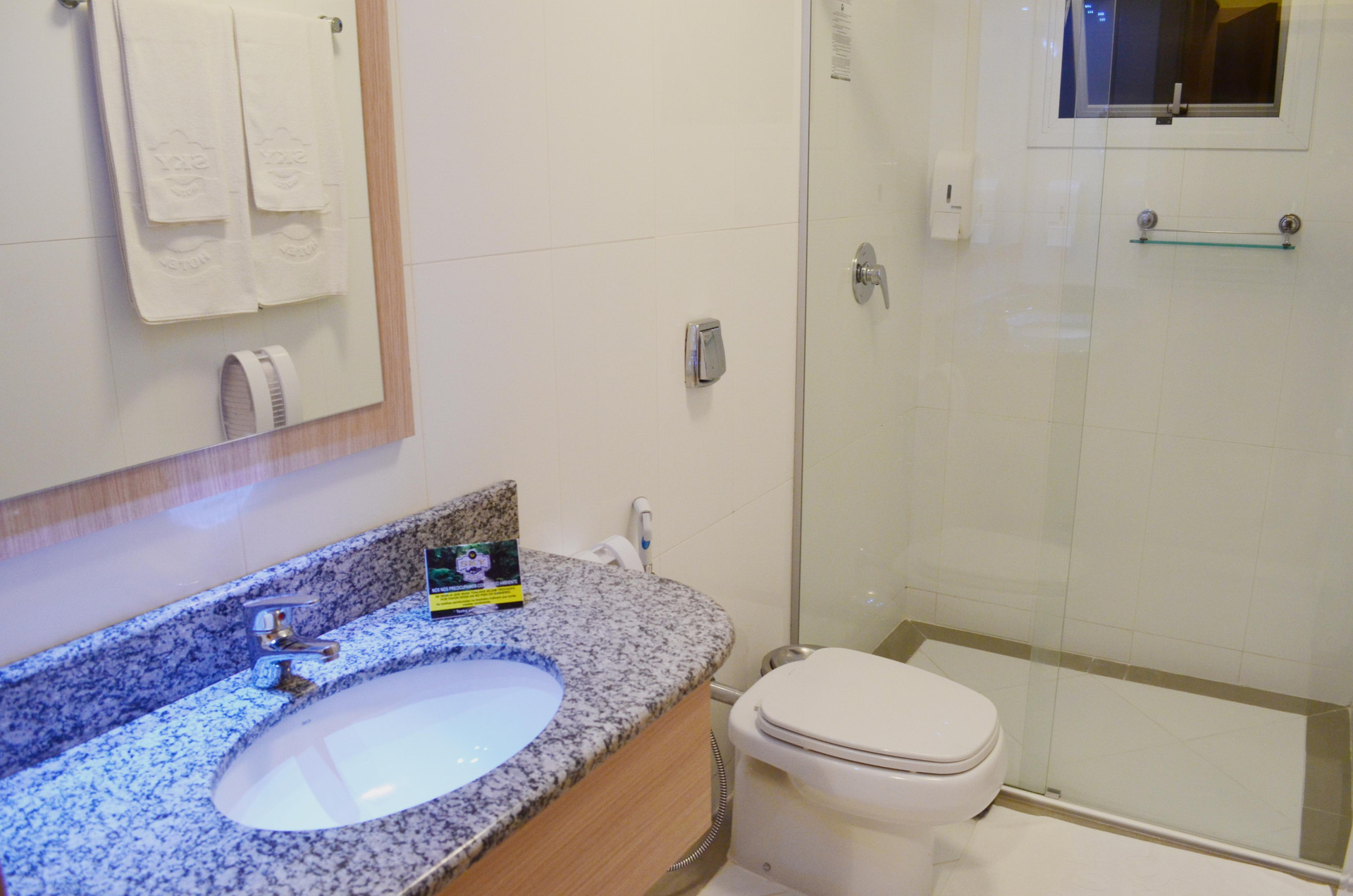 Baño Hotel Sky