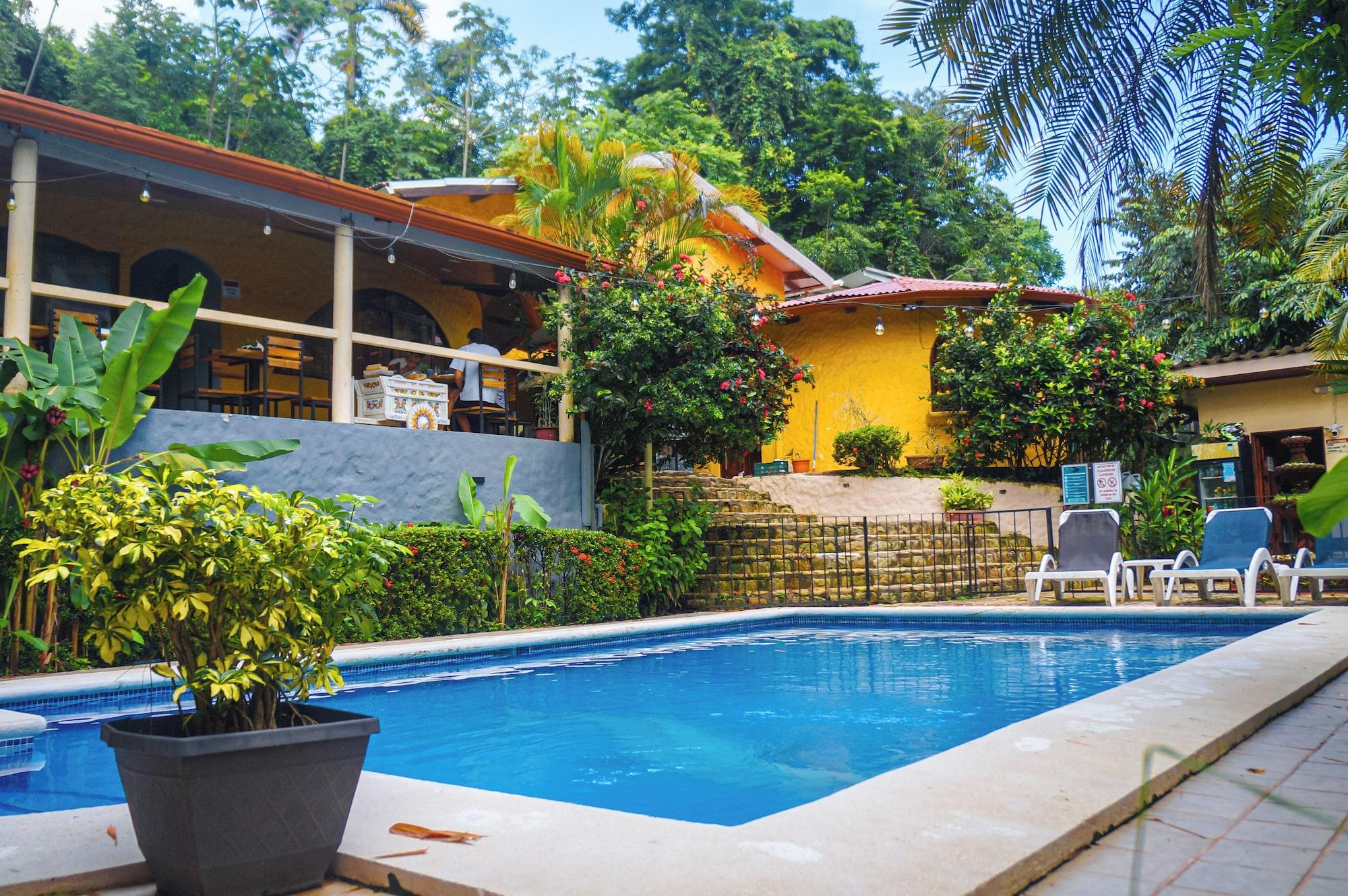 Varios Hotel Colibri