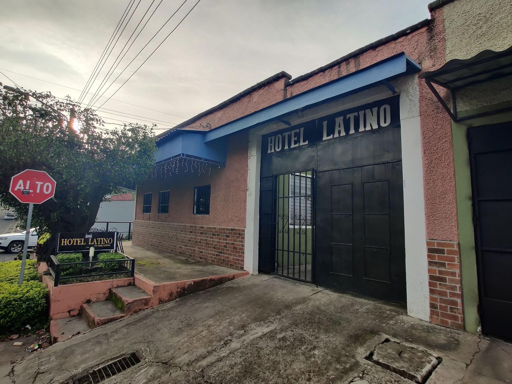Varios Hotel Latino