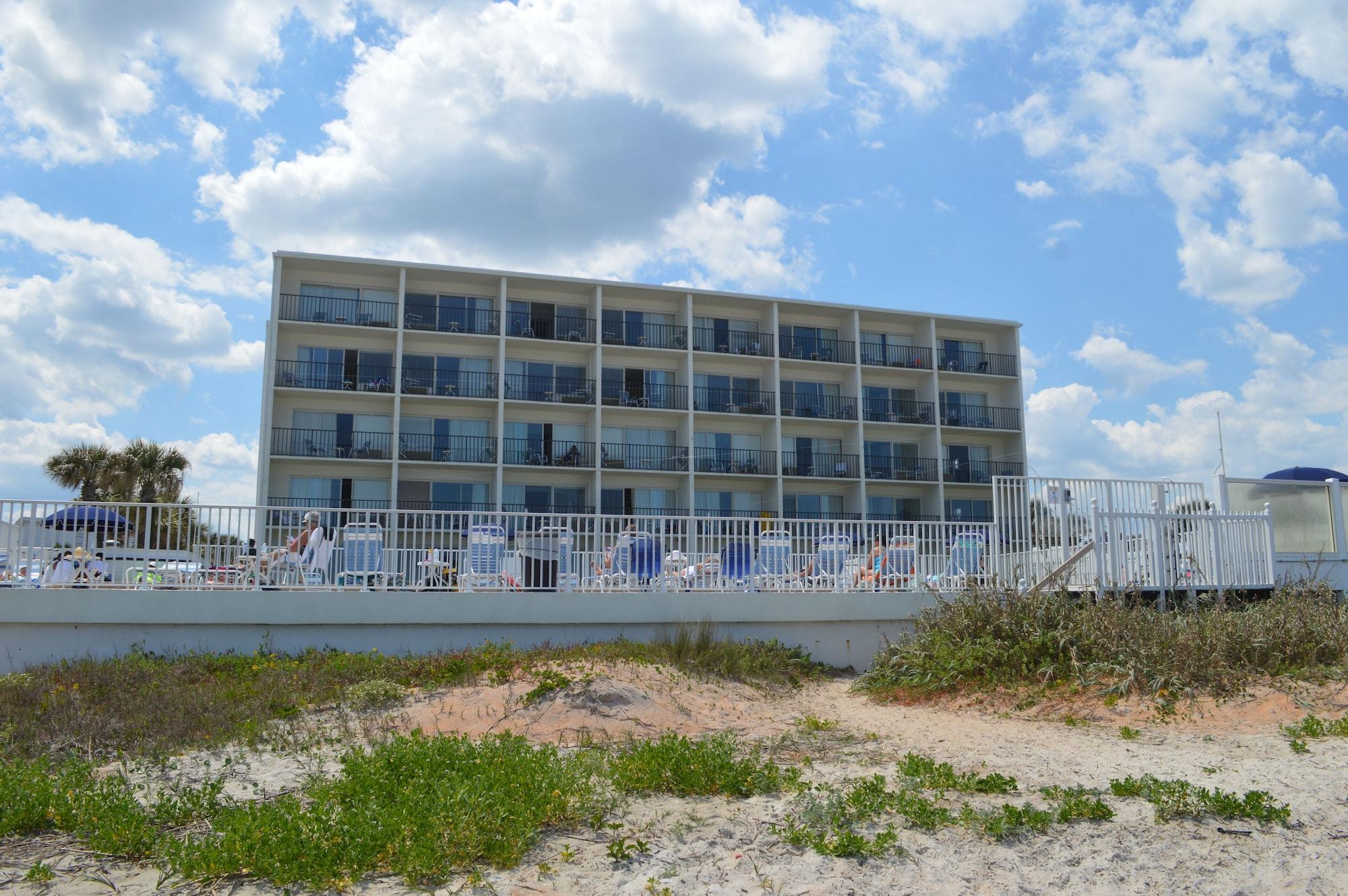 Varios Traders Inn Beach Club