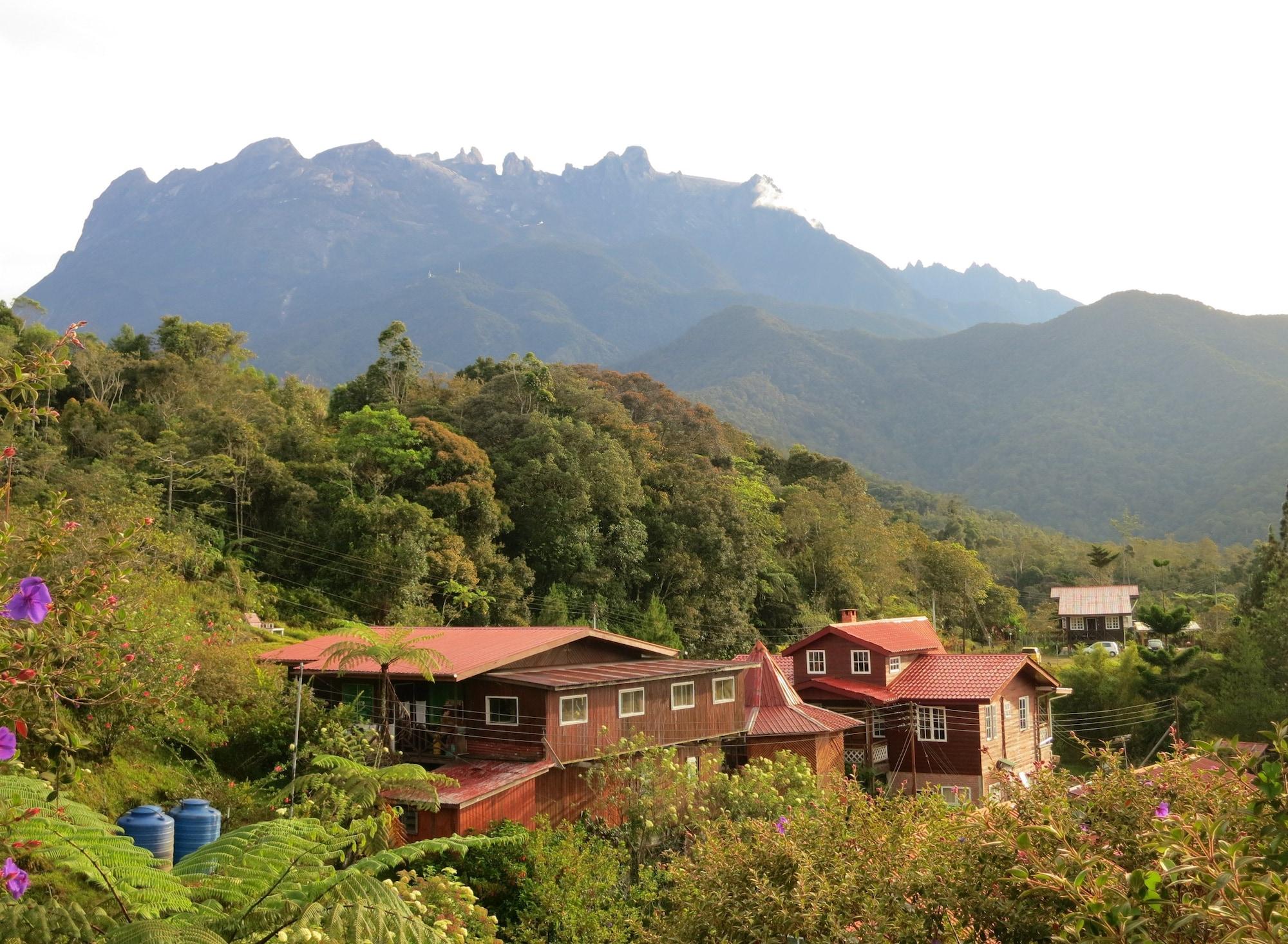 Varios Mile 36 Lodge