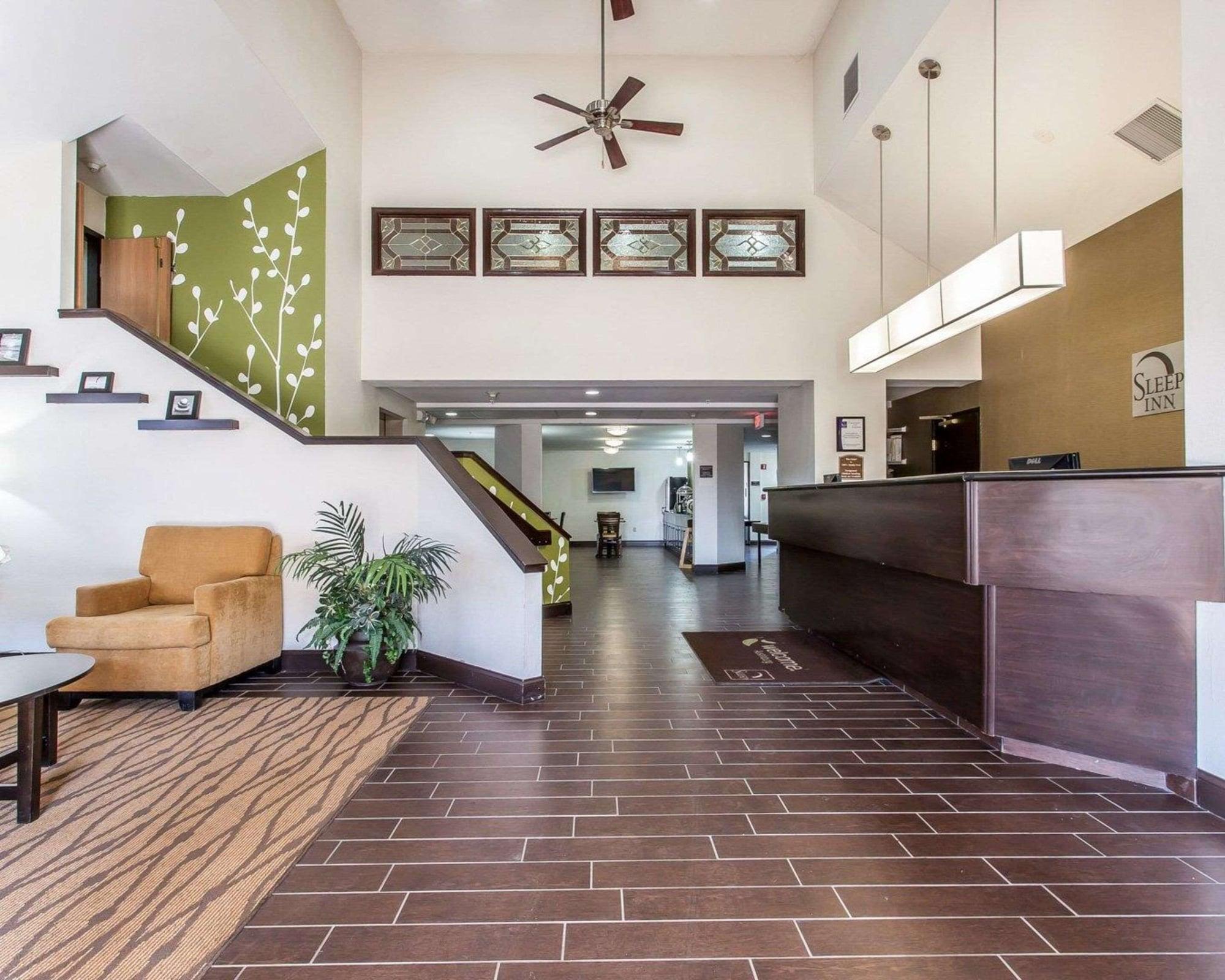 Vista Lobby Sleep Inn & Suites Near I-90 and Ashtabula
