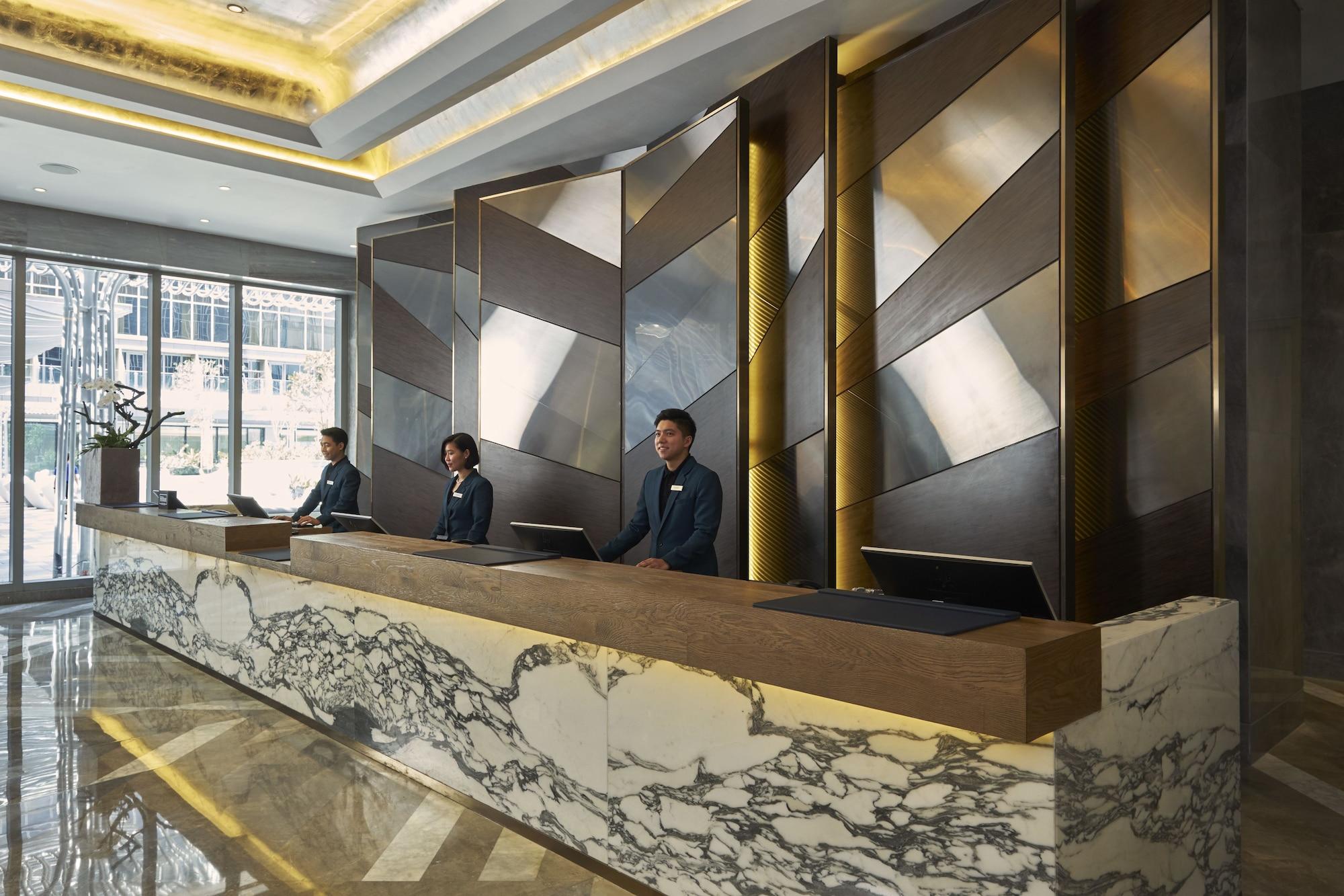 Vista Lobby Hilton Manila Newport World Resorts