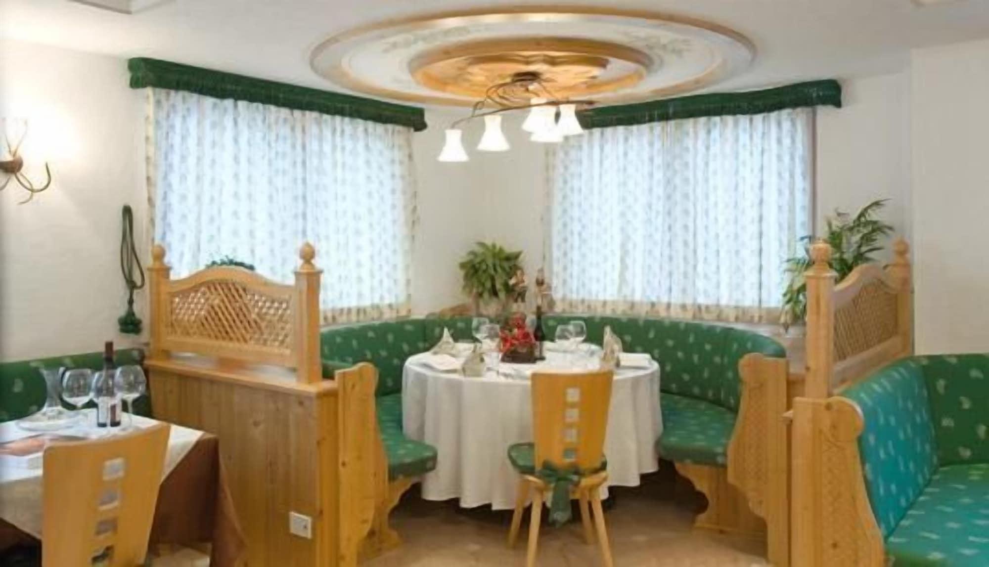 Restaurant Lupo Bianco Wellness & Walking Hotel