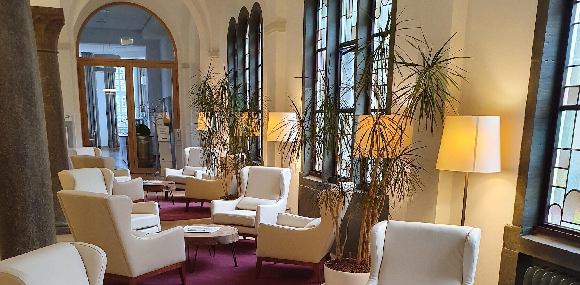 Vista Lobby Kardinal Schulte Haus