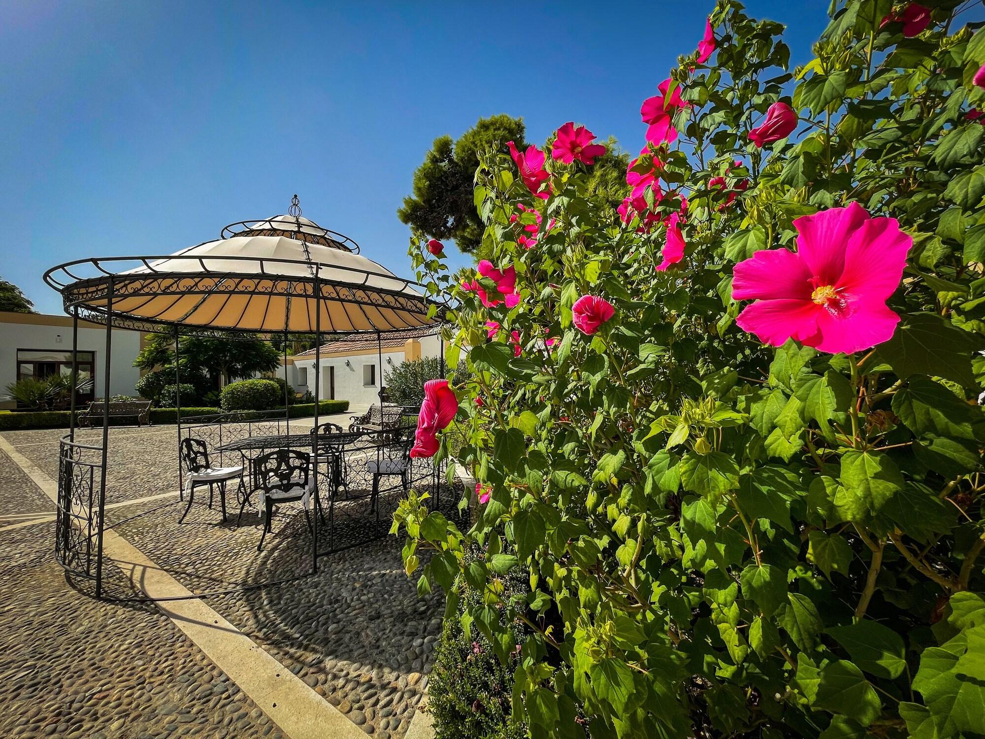 Vista Exterior Villa del Gattopardo Suites & Spa