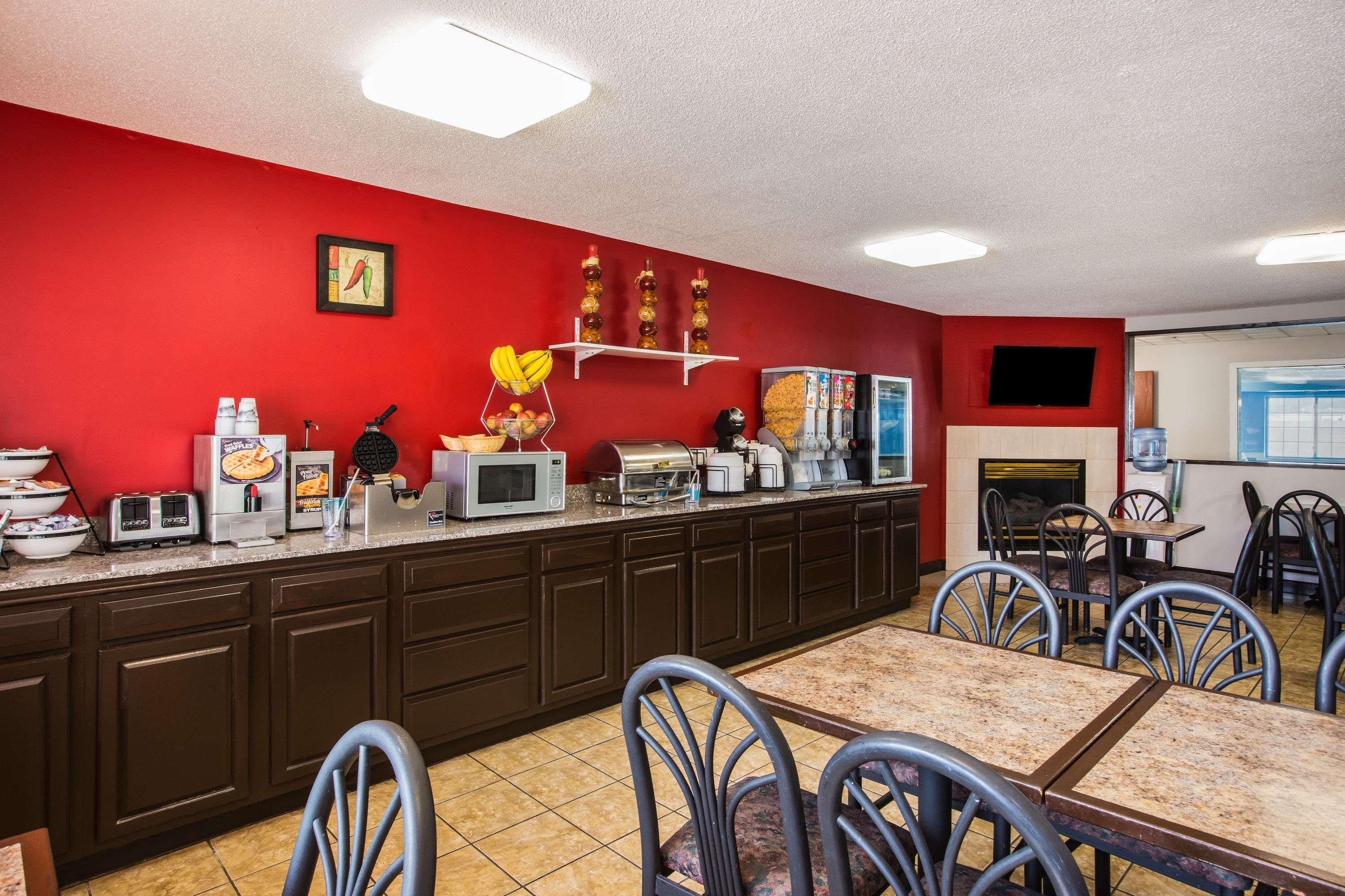 Restaurant Ramada by Wyndham Sioux Falls
