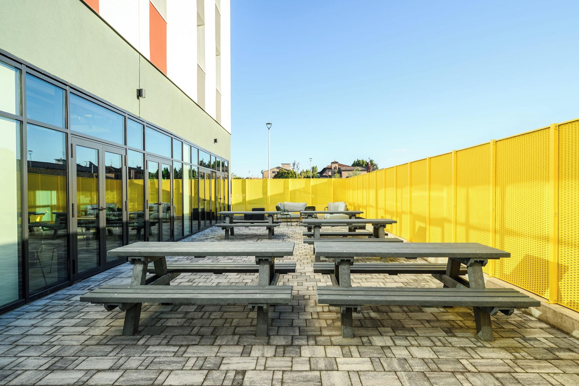 Vista Exterior CX Modena Crocetta