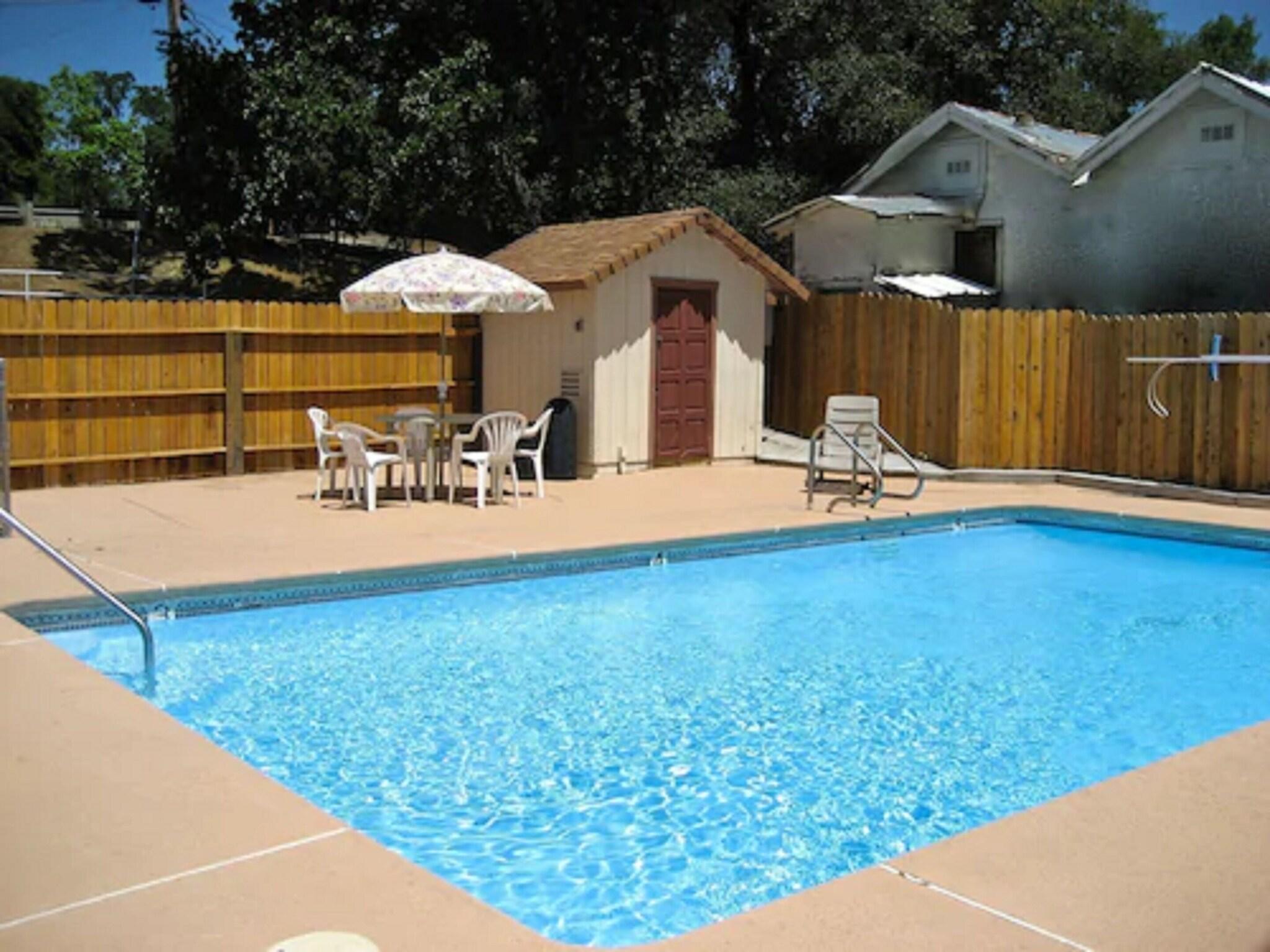 Instalaciones Recreativas Jamestown Railtown Motel