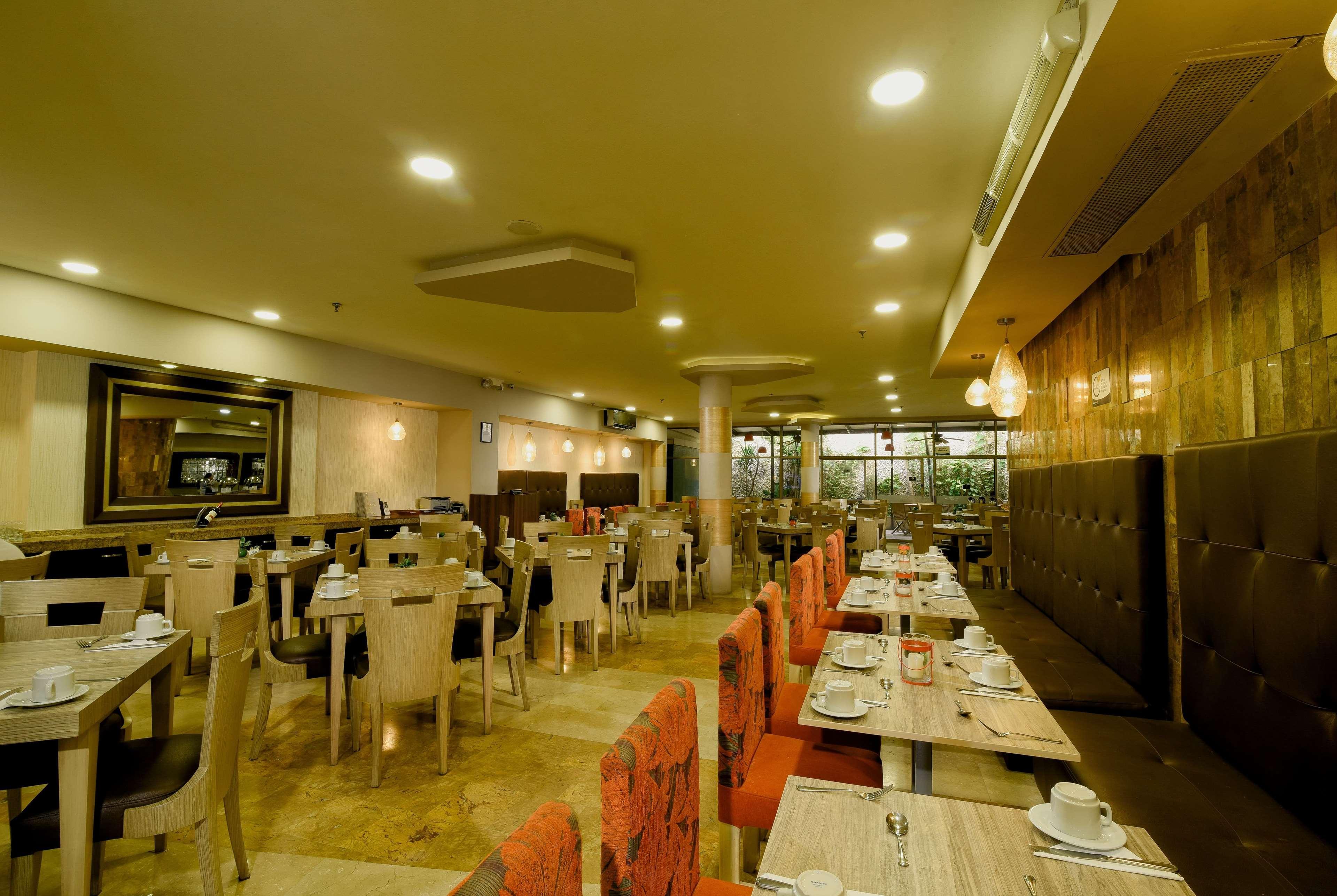 Restaurant Howard Johnson Hotel Versalles Barranquilla