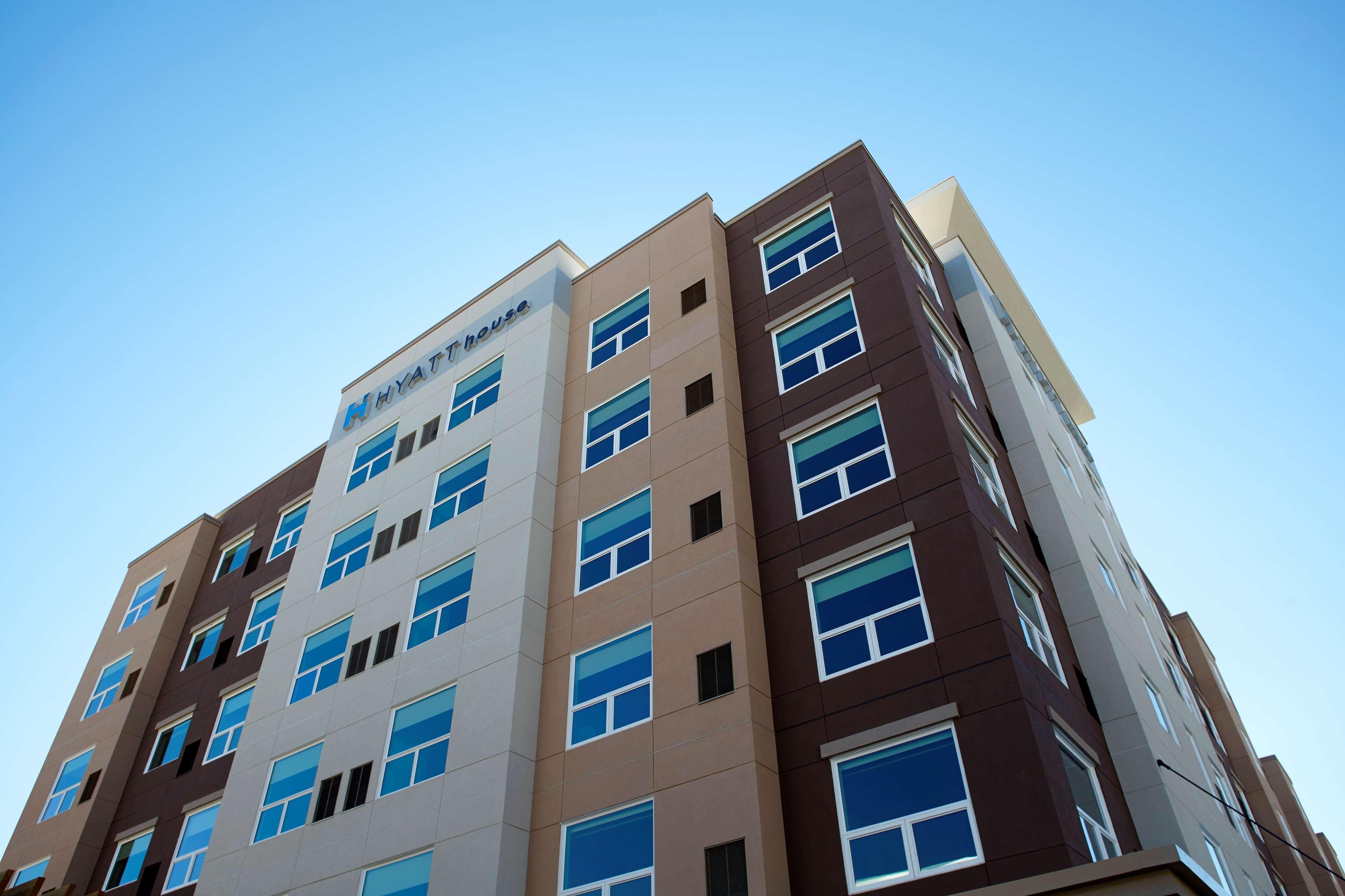 Vista Exterior Hyatt House Denver/Lakewood at Belmar